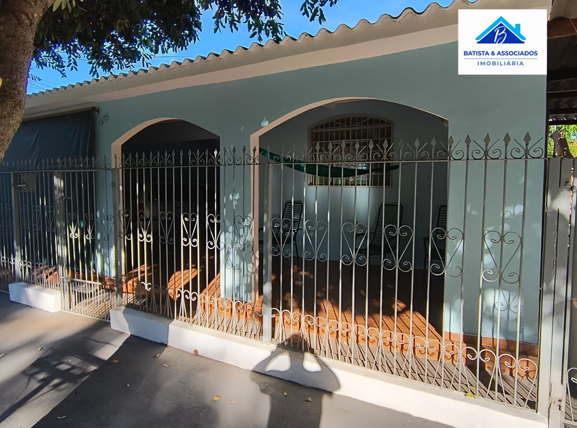 Casa à venda com 2 quartos, 70m² - Foto 1