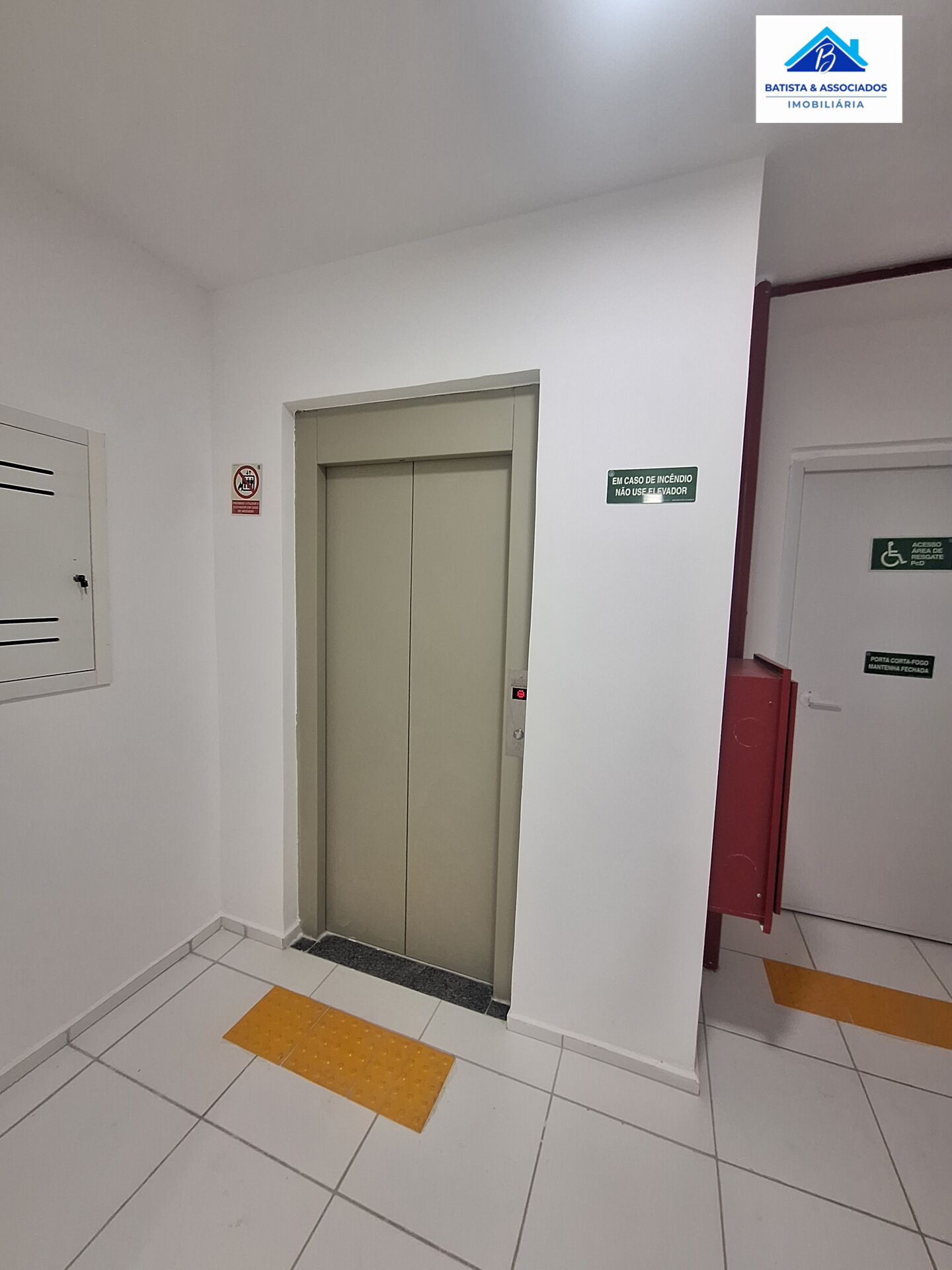 Apartamento à venda com 2 quartos, 43m² - Foto 13