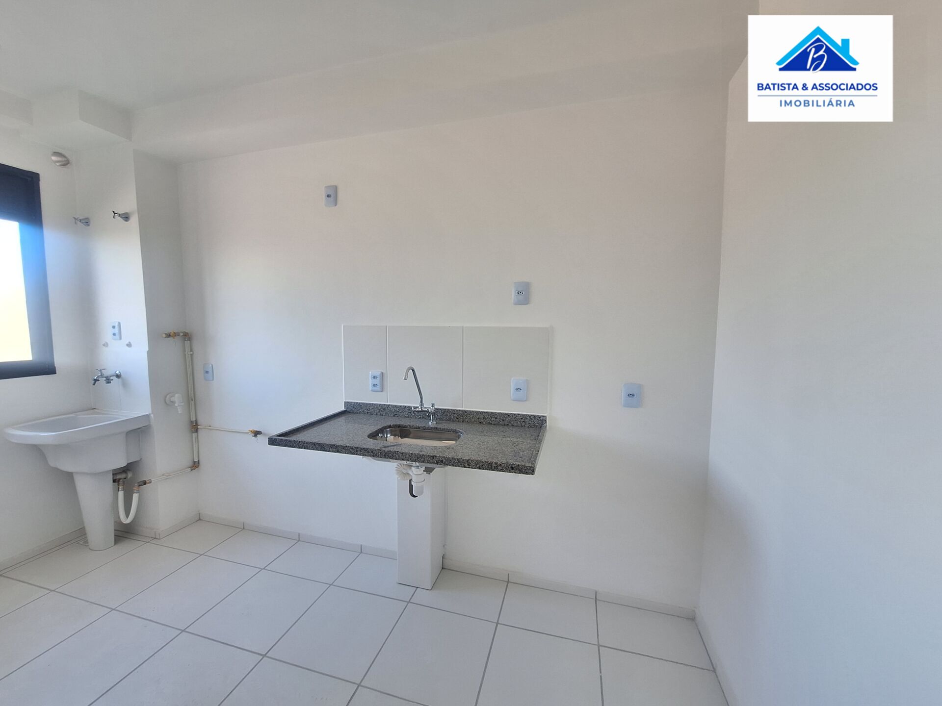 Apartamento à venda com 2 quartos, 43m² - Foto 2