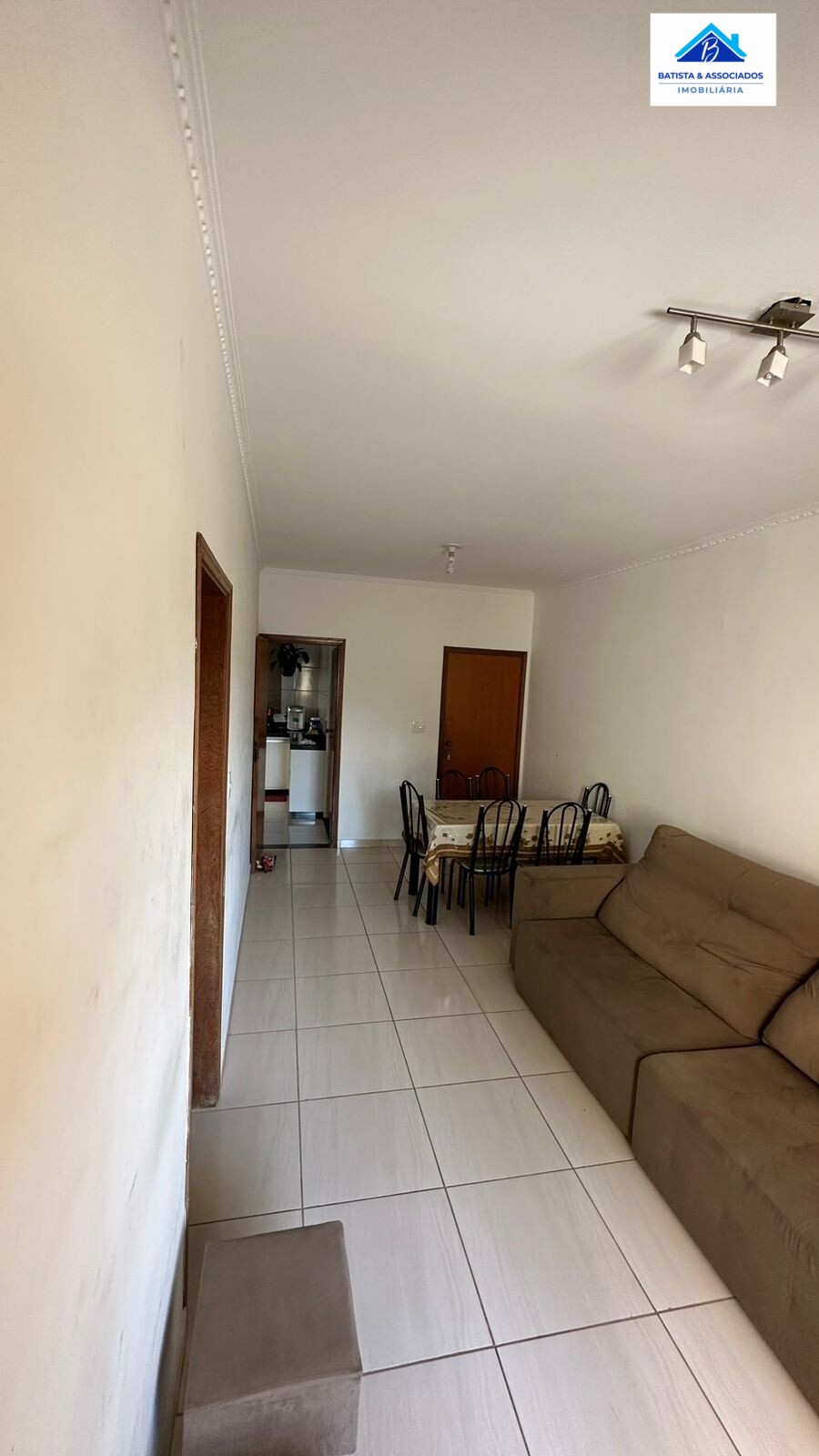 Apartamento à venda com 2 quartos, 75m² - Foto 4