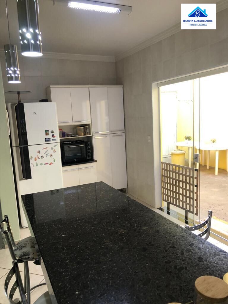 Casa à venda com 2 quartos, 140m² - Foto 8