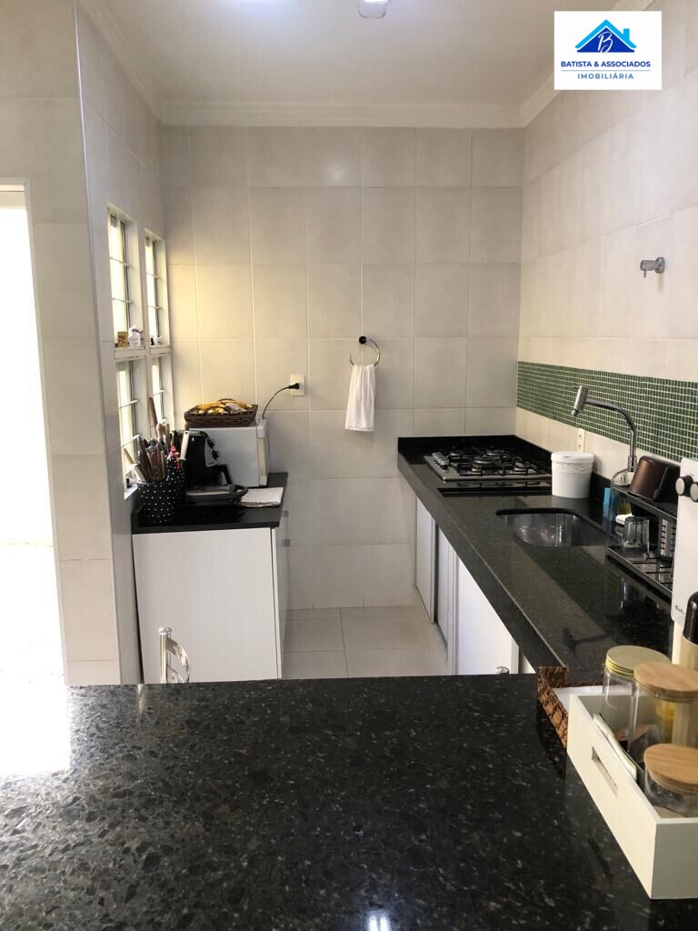 Casa à venda com 2 quartos, 140m² - Foto 9