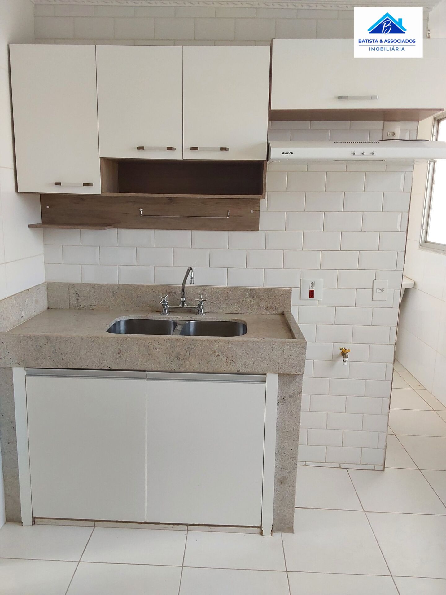 Apartamento à venda com 3 quartos, 80m² - Foto 2