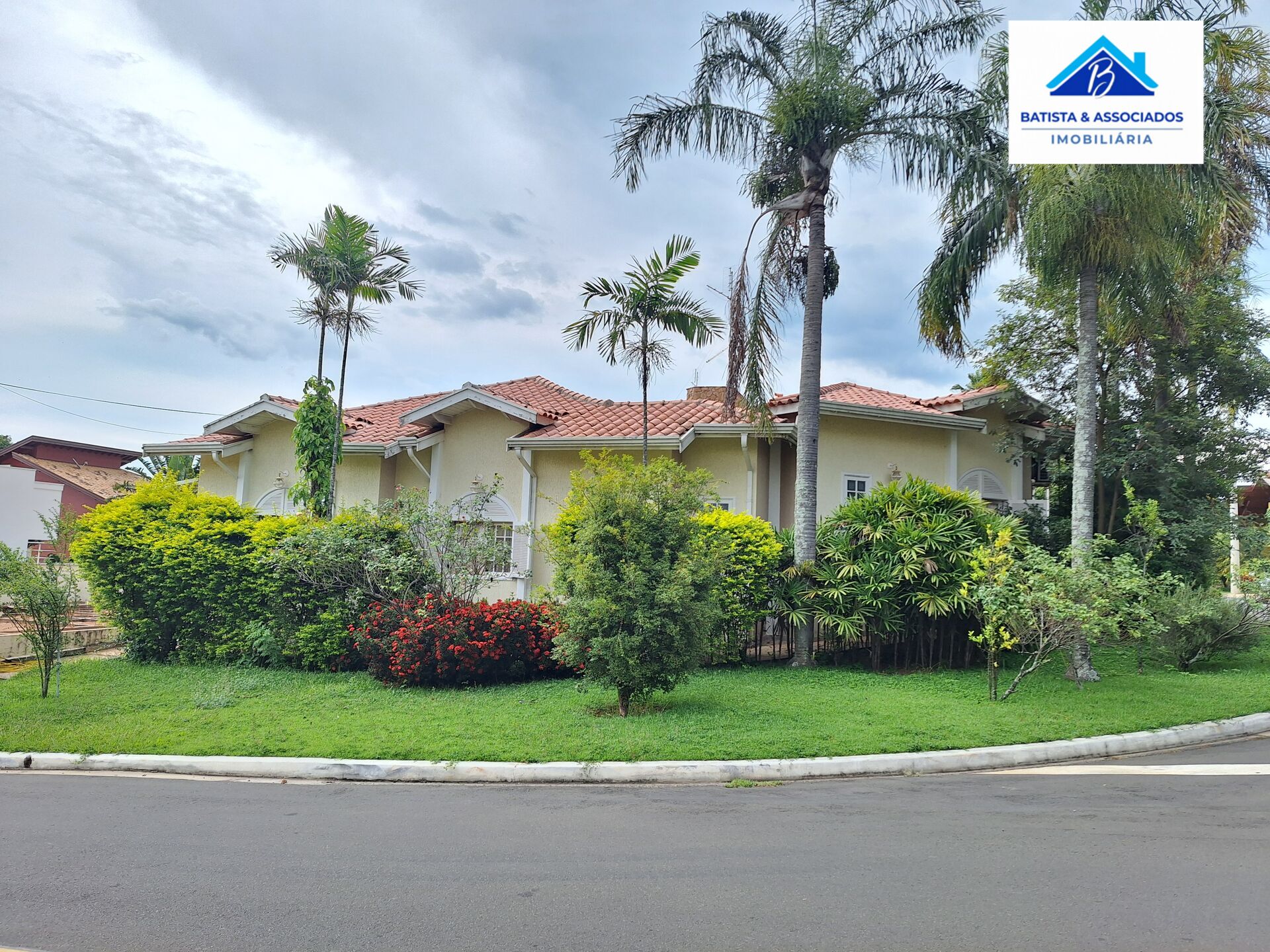 Casa, 4 quartos, 280 m² - Foto 1