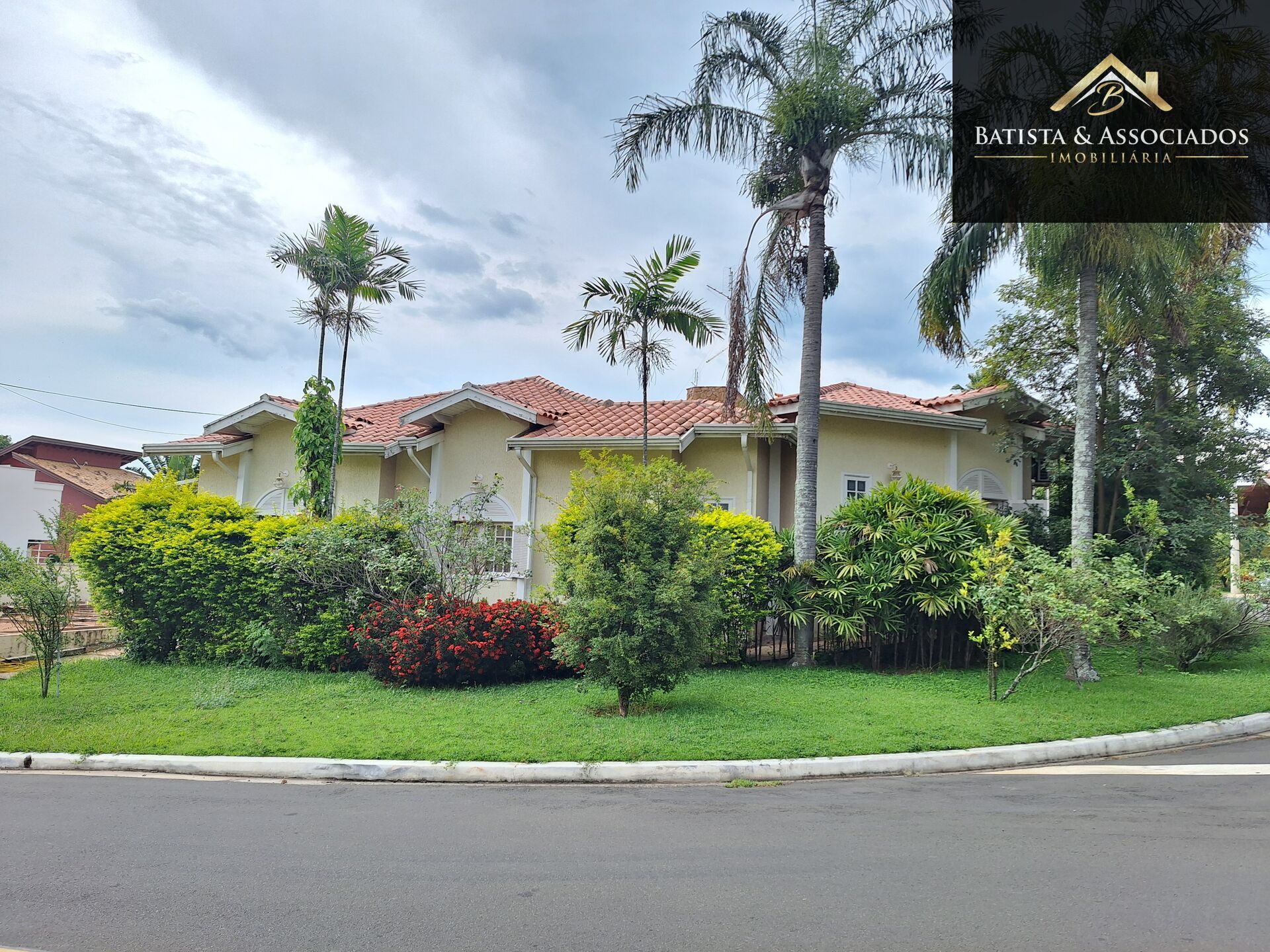 Casa, 4 quartos, 280 m² - Foto 1