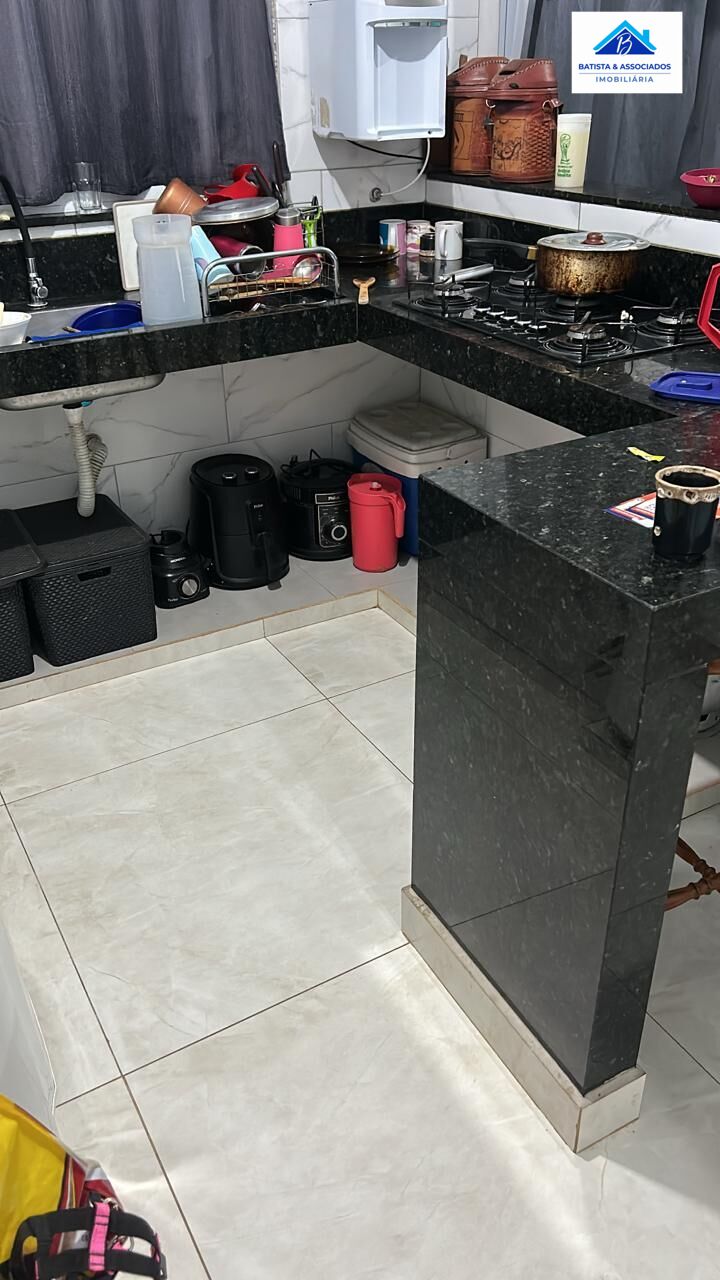 Casa à venda com 2 quartos, 75m² - Foto 3