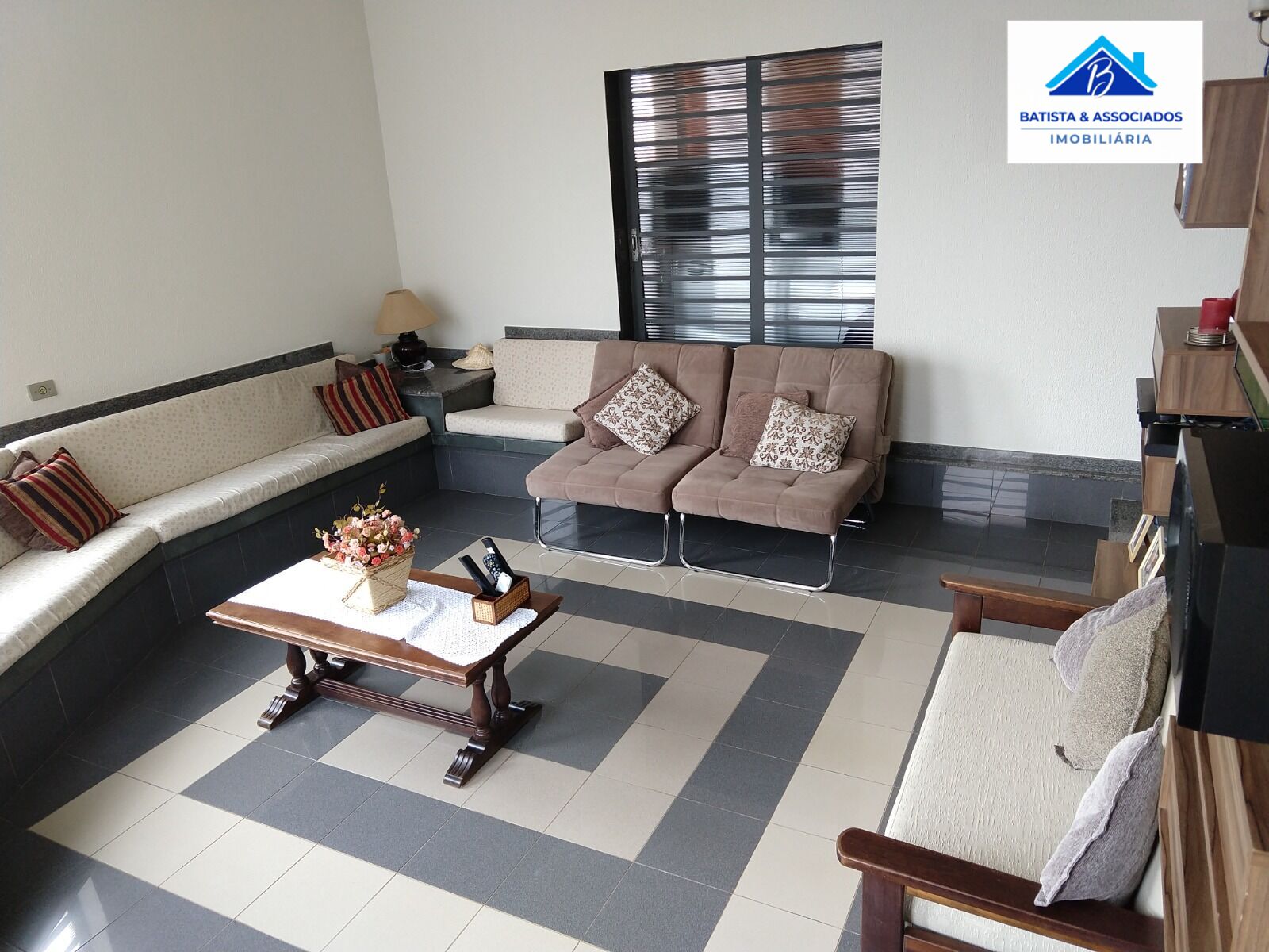 Casa à venda com 4 quartos, 293m² - Foto 5