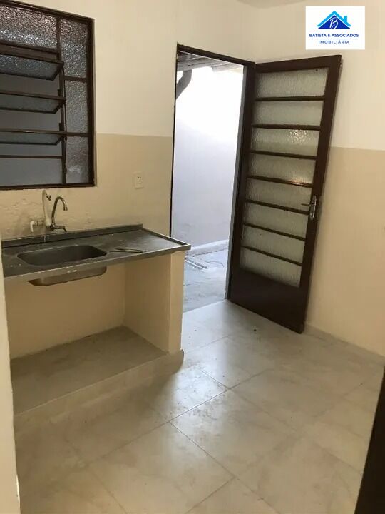 Casa à venda com 2 quartos, 90m² - Foto 3