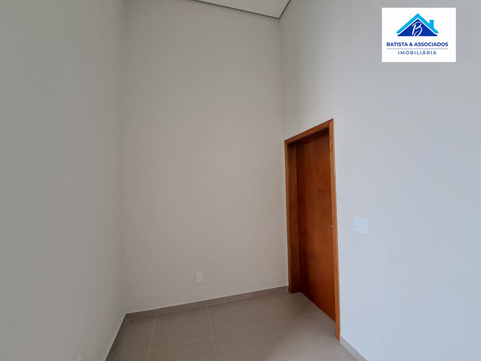 Casa à venda com 3 quartos, 81m² - Foto 4