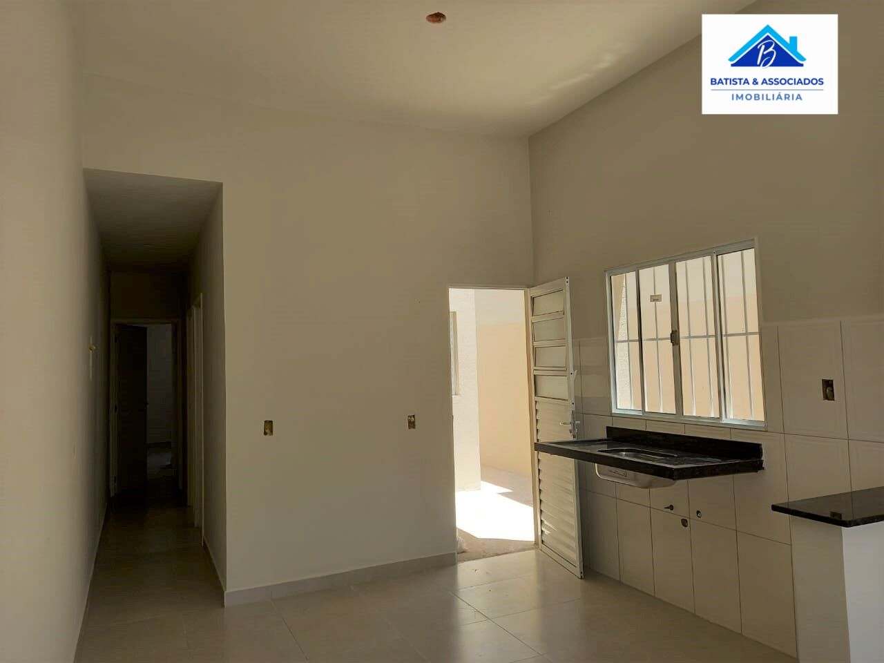 Casa à venda com 2 quartos, 58m² - Foto 4