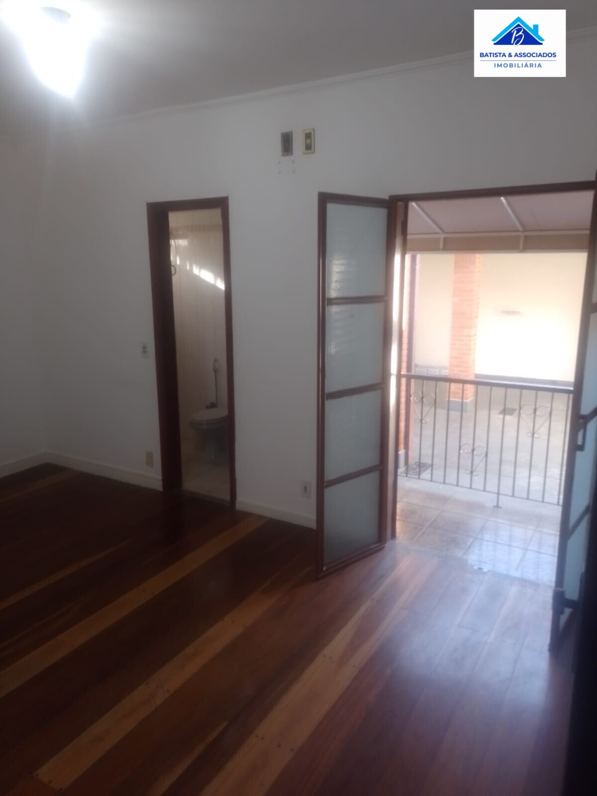 Casa à venda com 3 quartos, 247m² - Foto 4