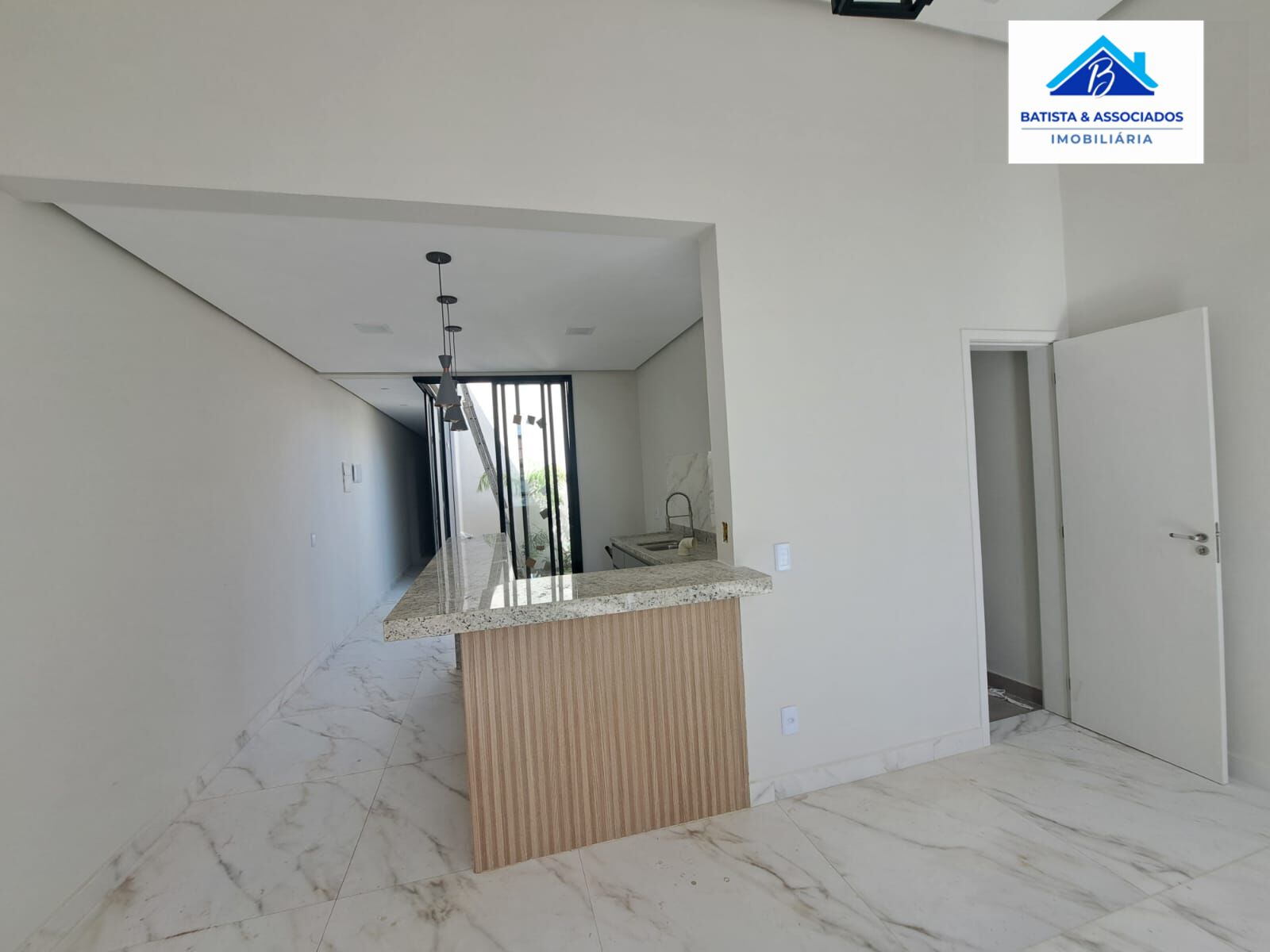 Casa à venda com 2 quartos, 76m² - Foto 4