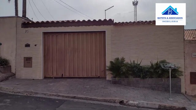 Casa à venda com 2 quartos, 126m² - Foto 1