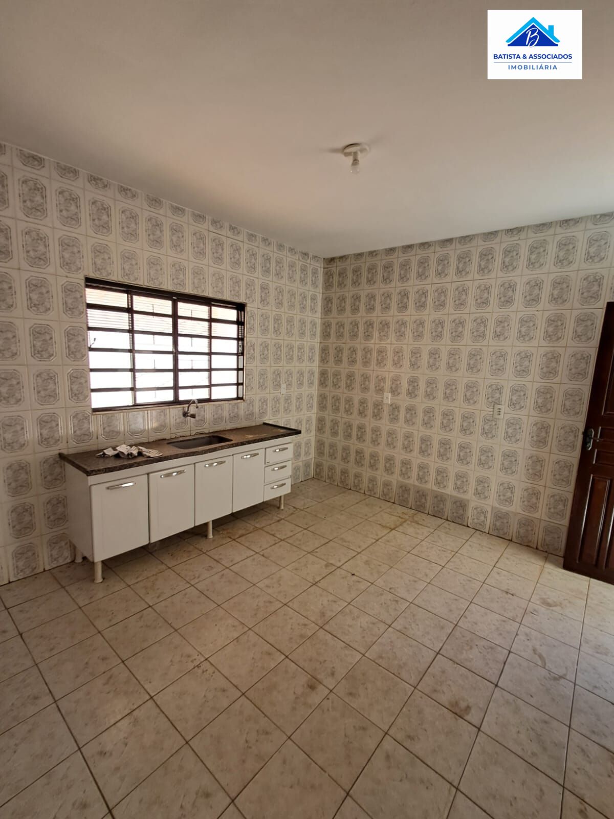 Casa à venda com 2 quartos, 140m² - Foto 4