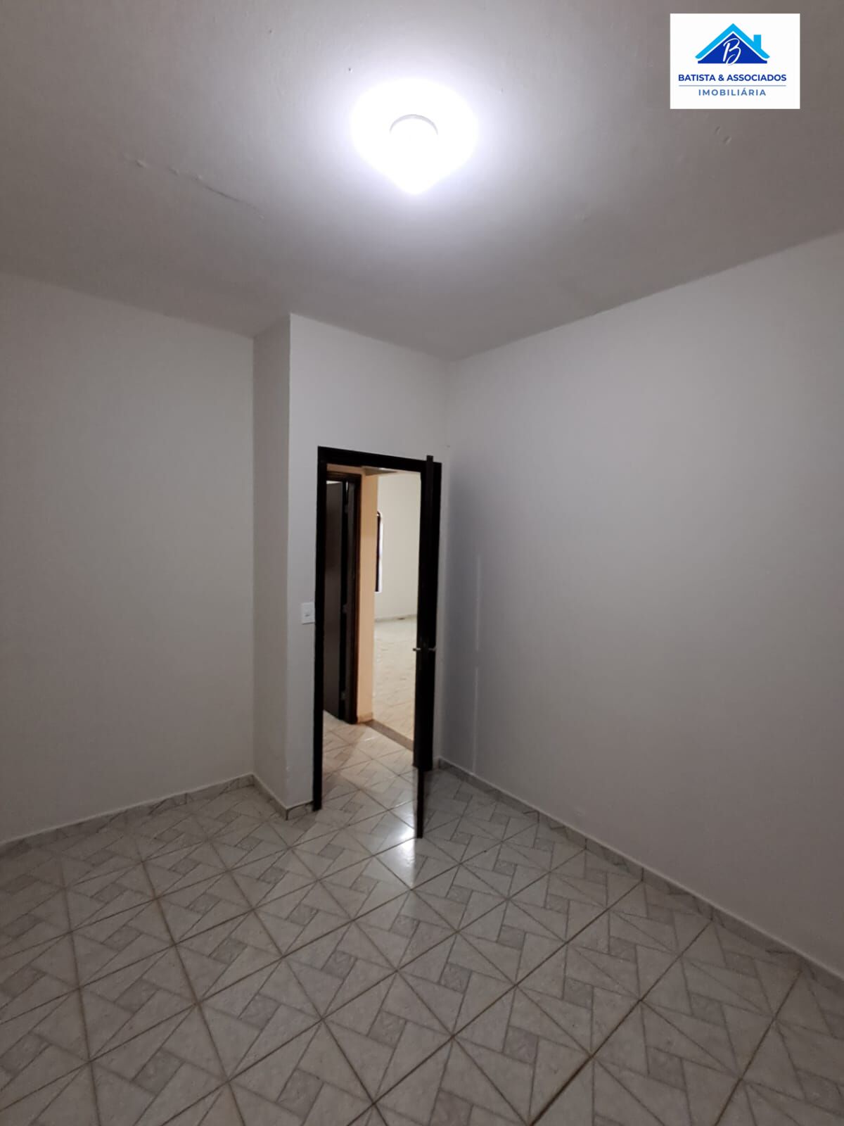 Casa à venda com 2 quartos, 140m² - Foto 11