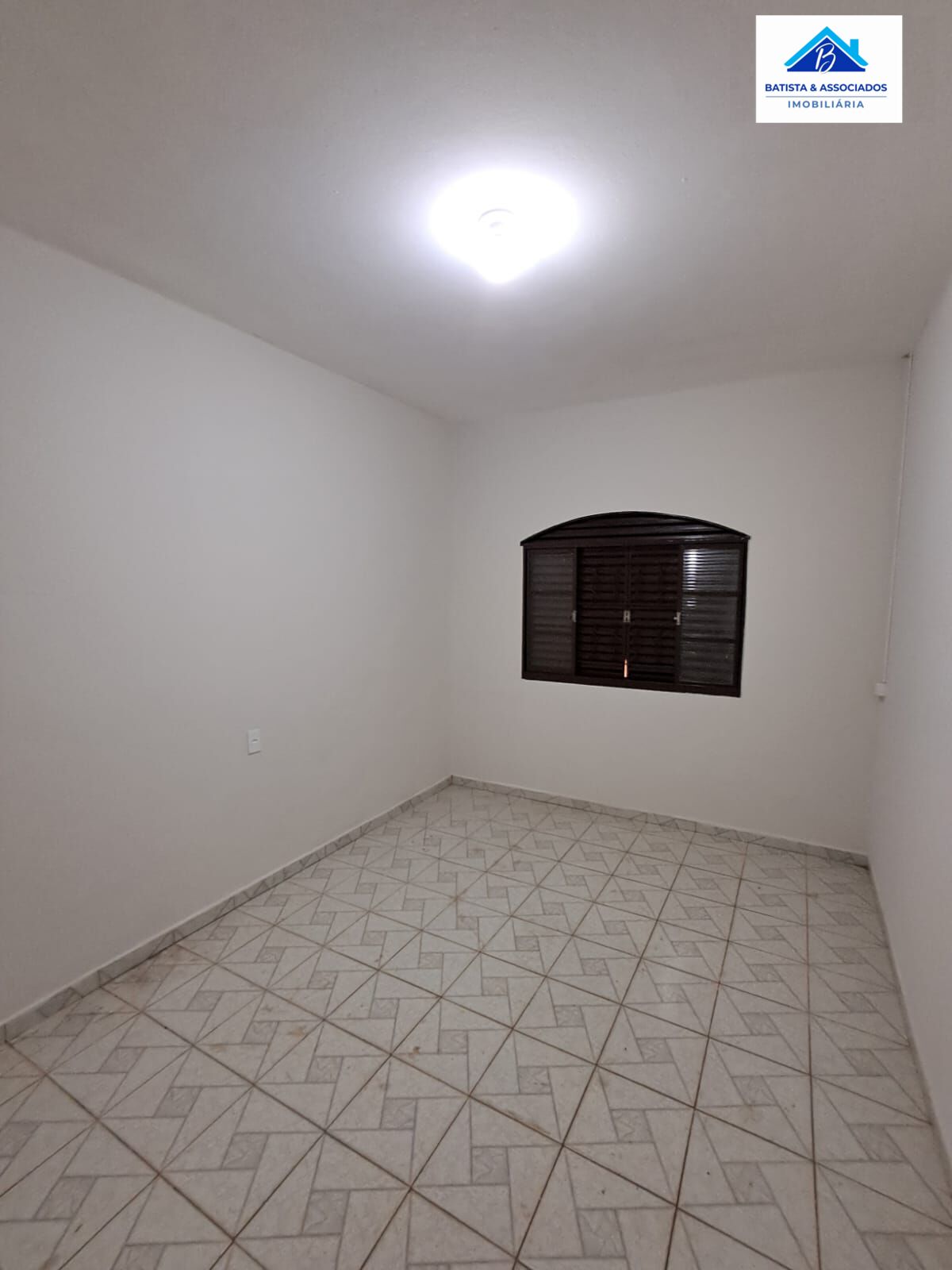 Casa à venda com 2 quartos, 140m² - Foto 8