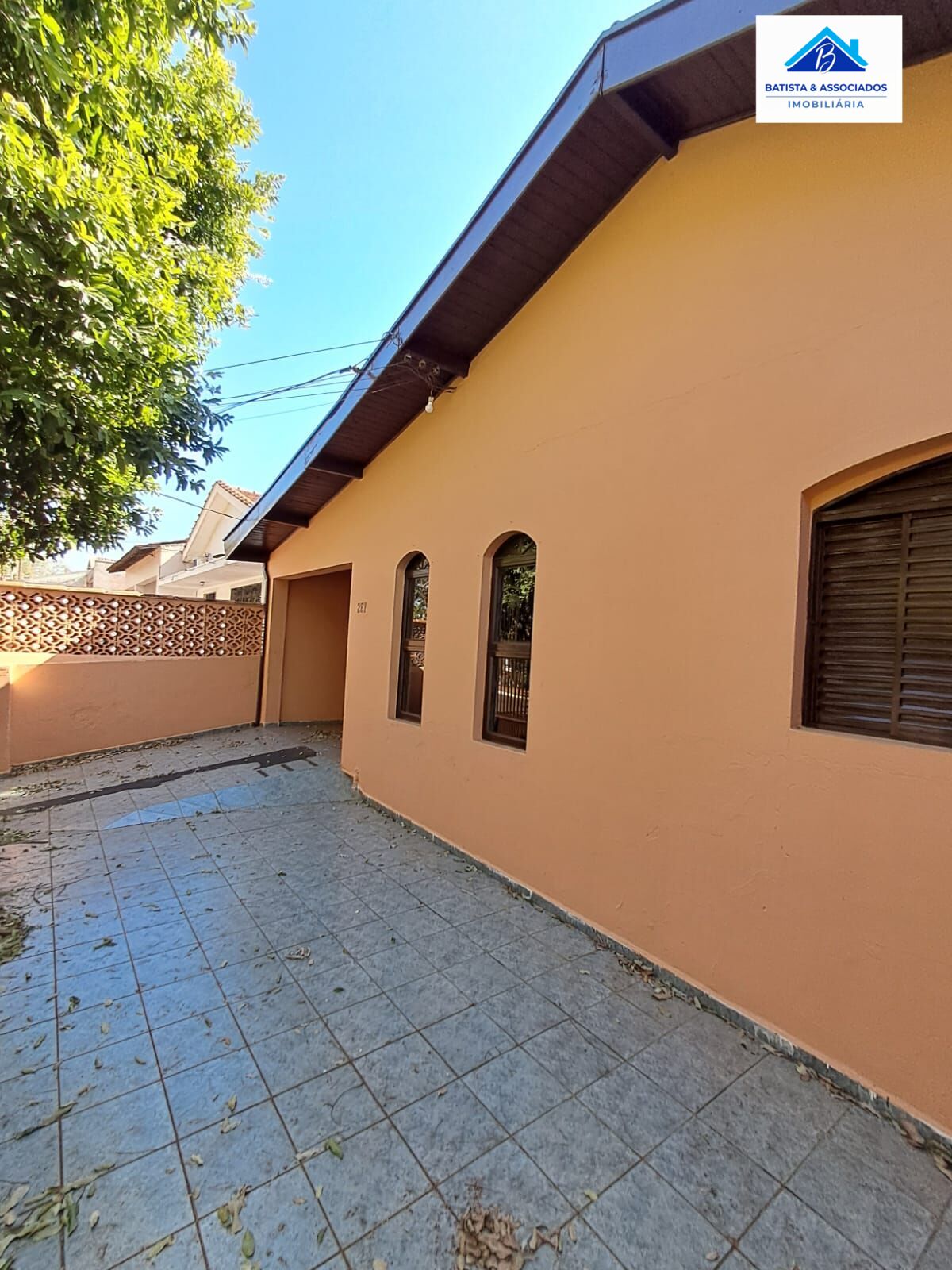 Casa à venda com 2 quartos, 140m² - Foto 2
