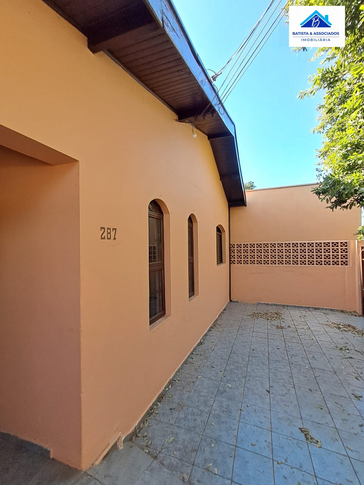 Casa à venda com 2 quartos, 140m² - Foto 1