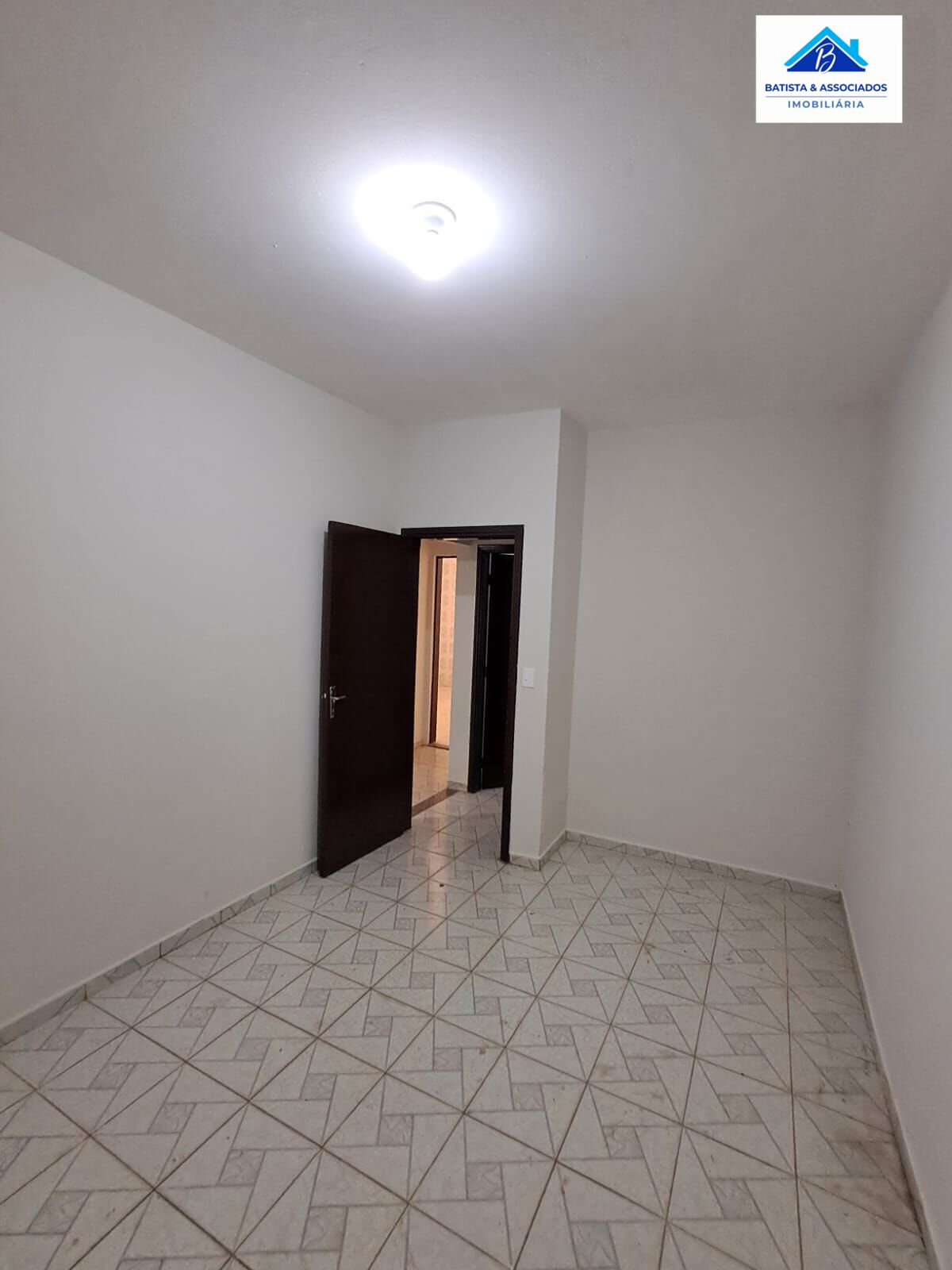 Casa à venda com 2 quartos, 140m² - Foto 9
