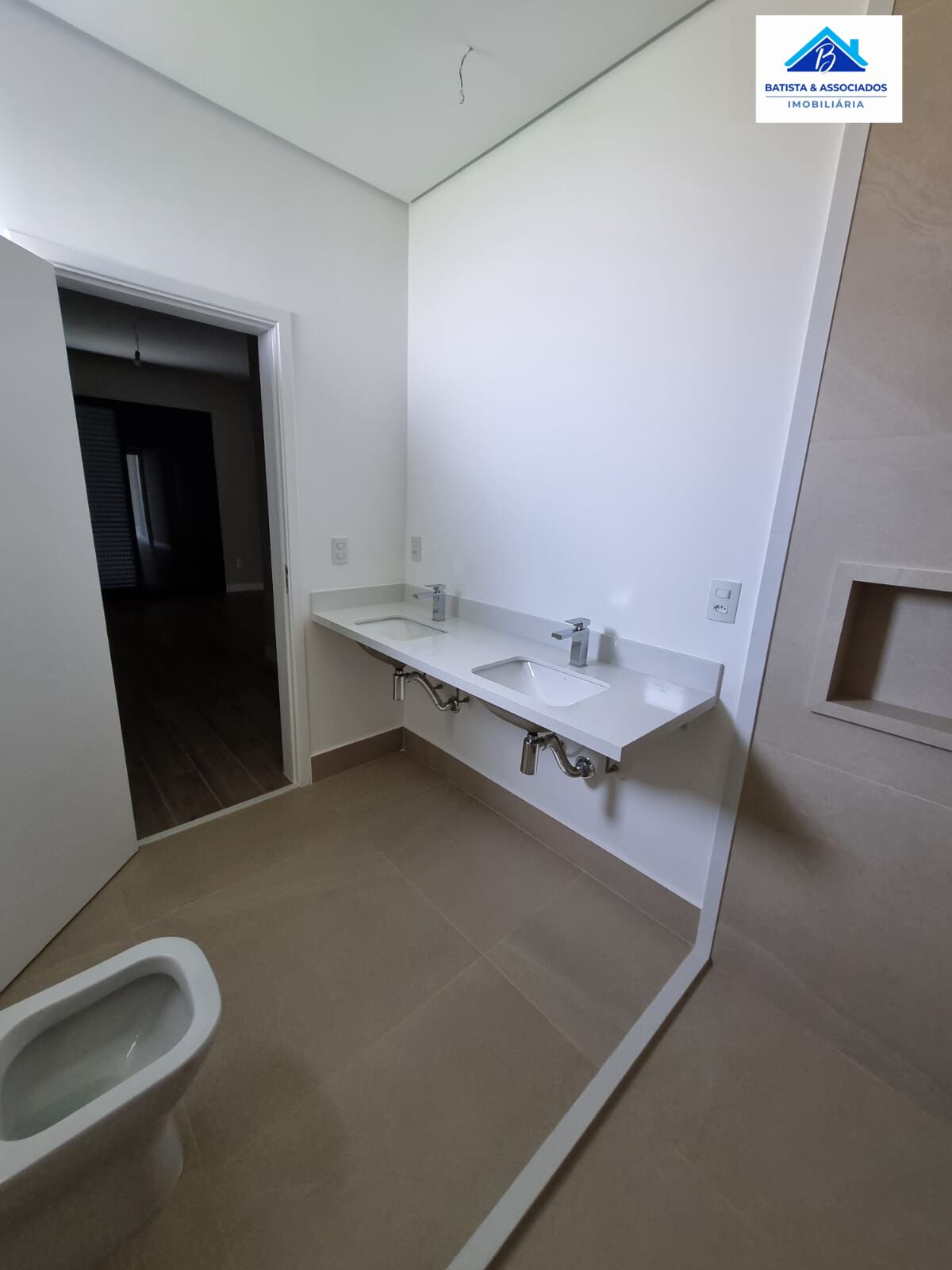 Casa à venda com 3 quartos, 222m² - Foto 11