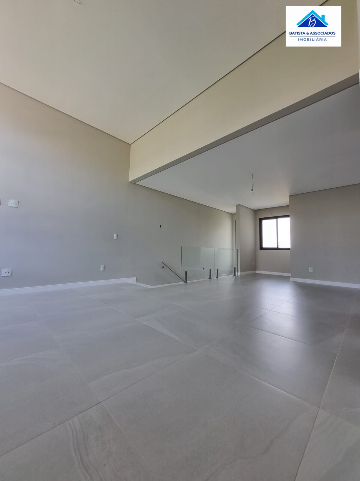 Casa à venda com 3 quartos, 222m² - Foto 4