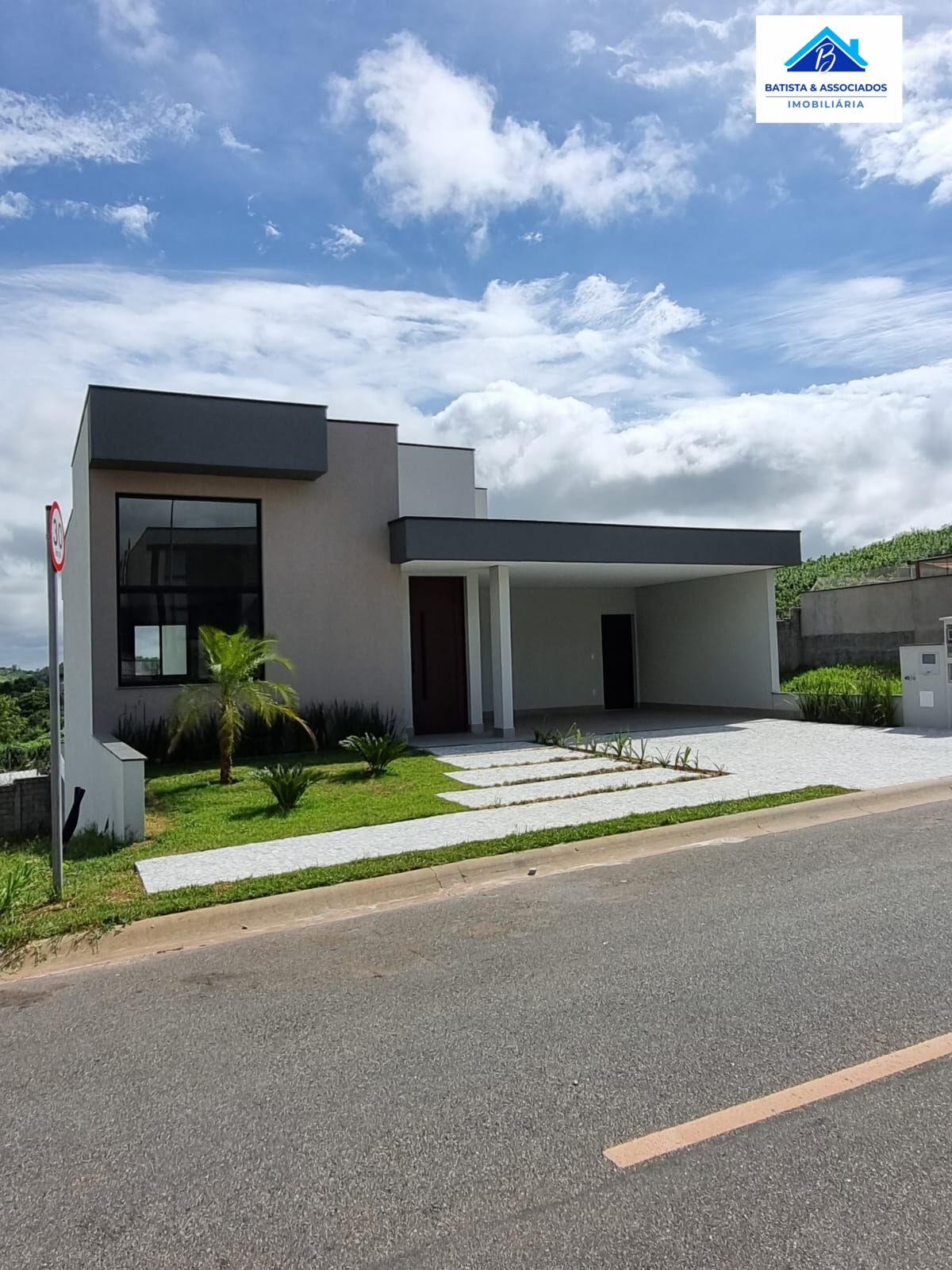 Casa à venda com 3 quartos, 222m² - Foto 3