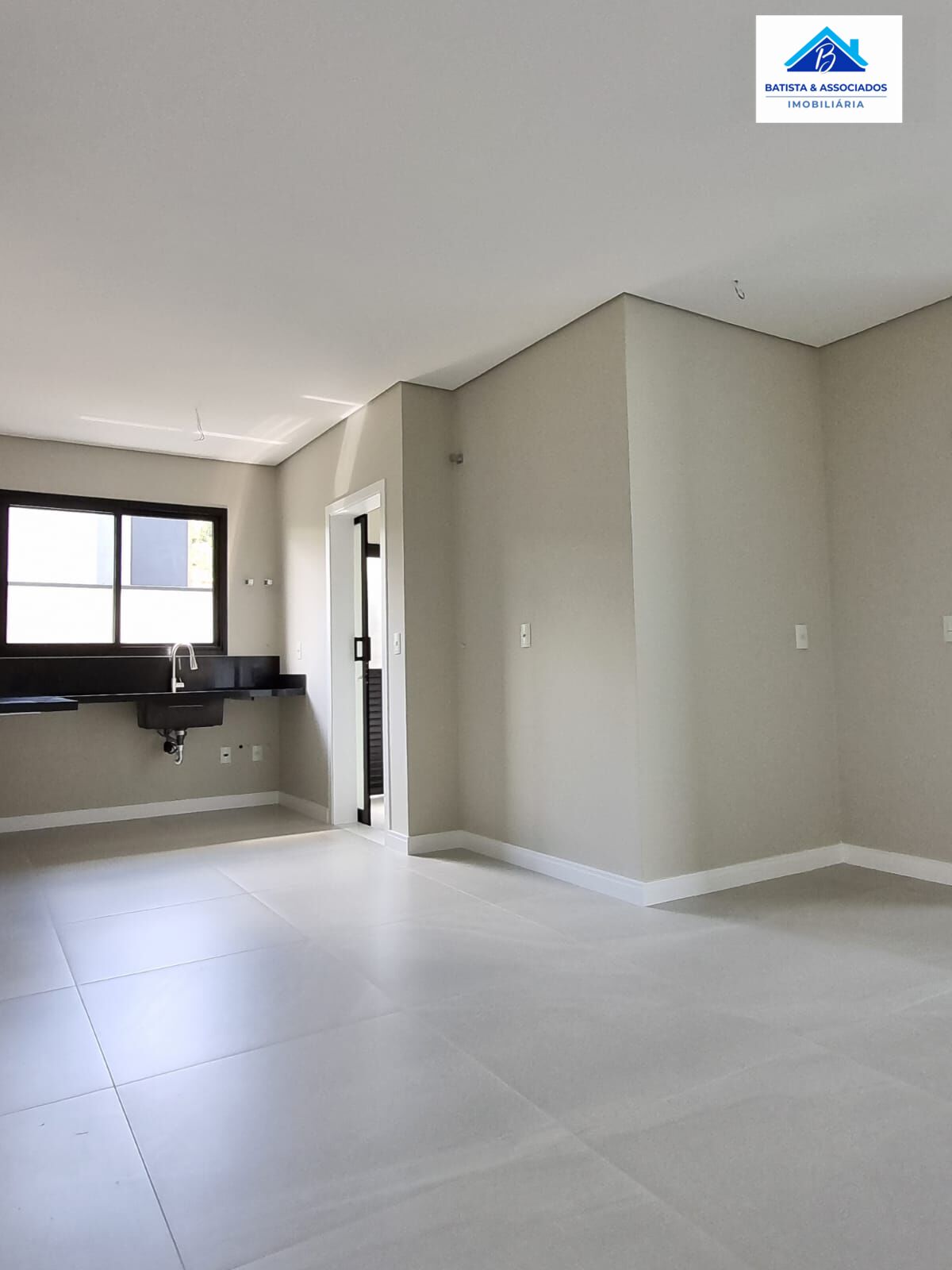Casa à venda com 3 quartos, 222m² - Foto 6