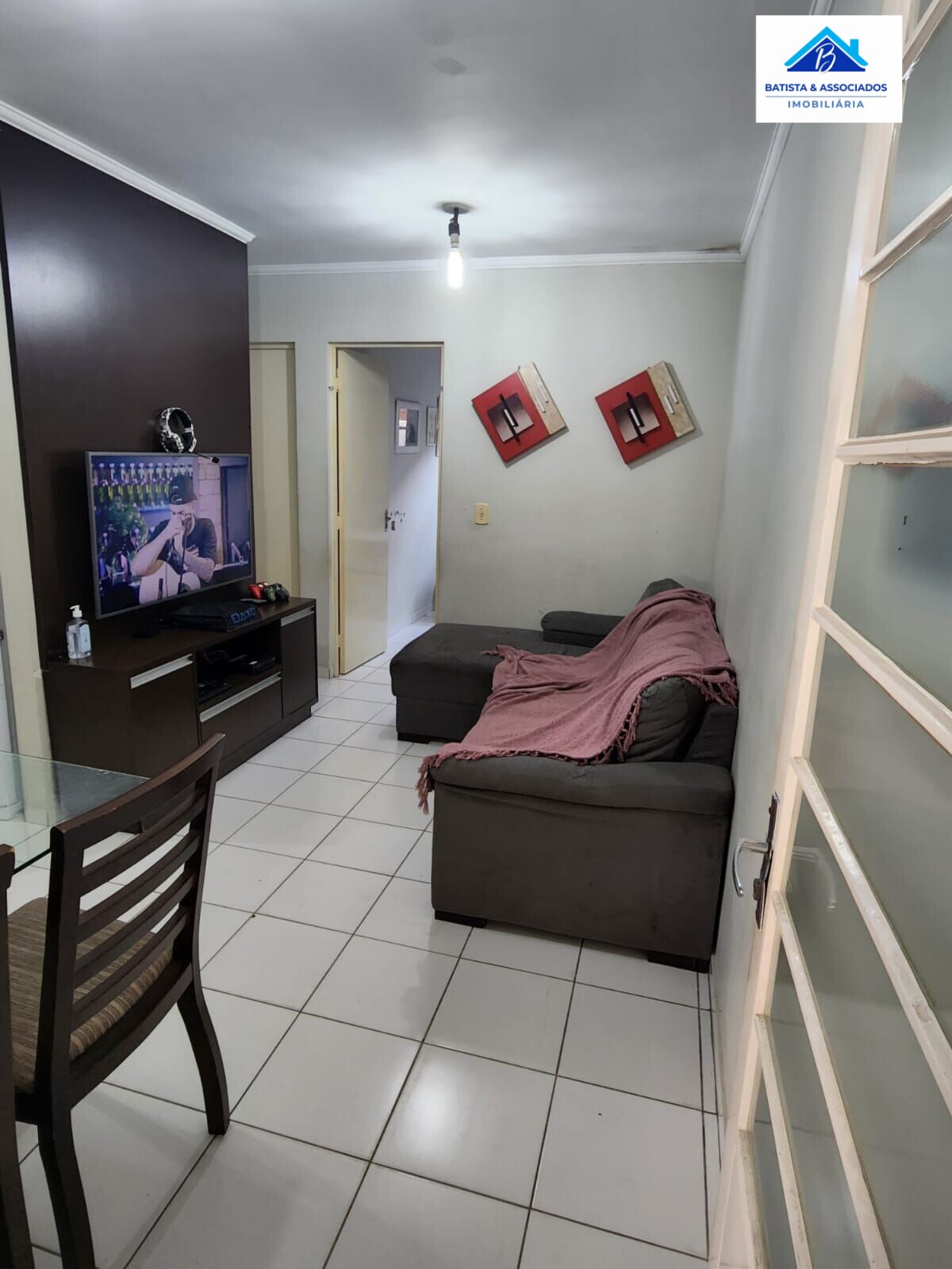 Casa à venda com 2 quartos, 70m² - Foto 2