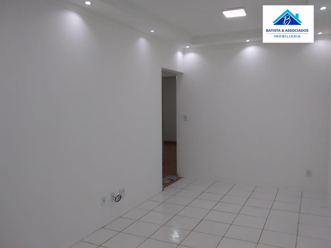 Casa à venda com 3 quartos, 70m² - Foto 4