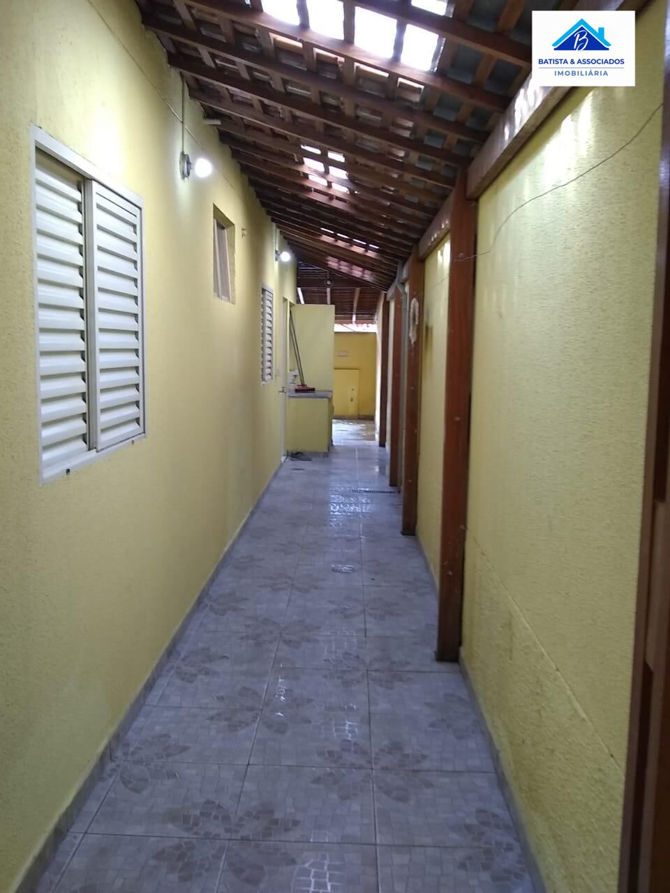 Casa à venda com 3 quartos, 70m² - Foto 12