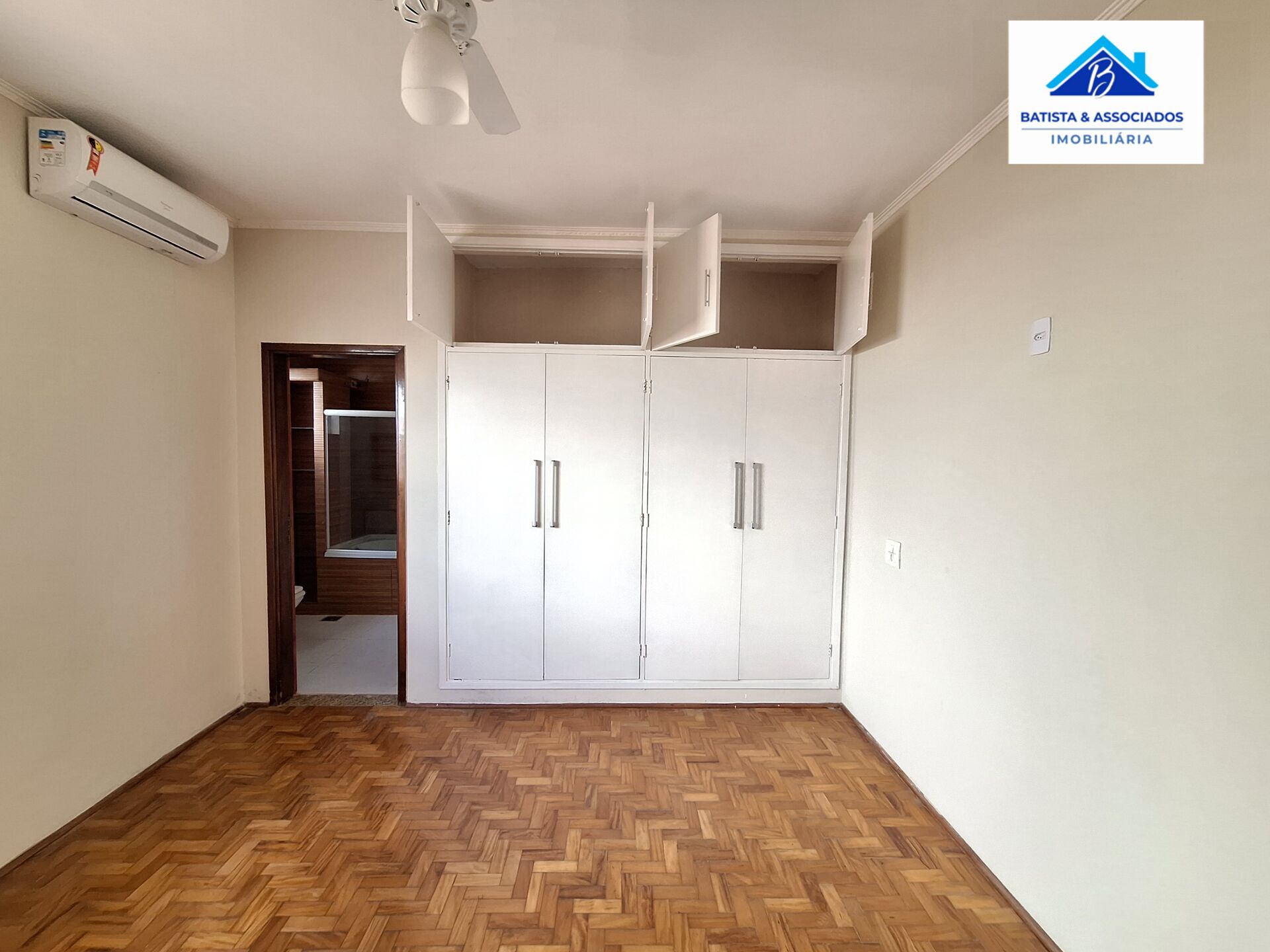 Casa à venda com 3 quartos, 225m² - Foto 10