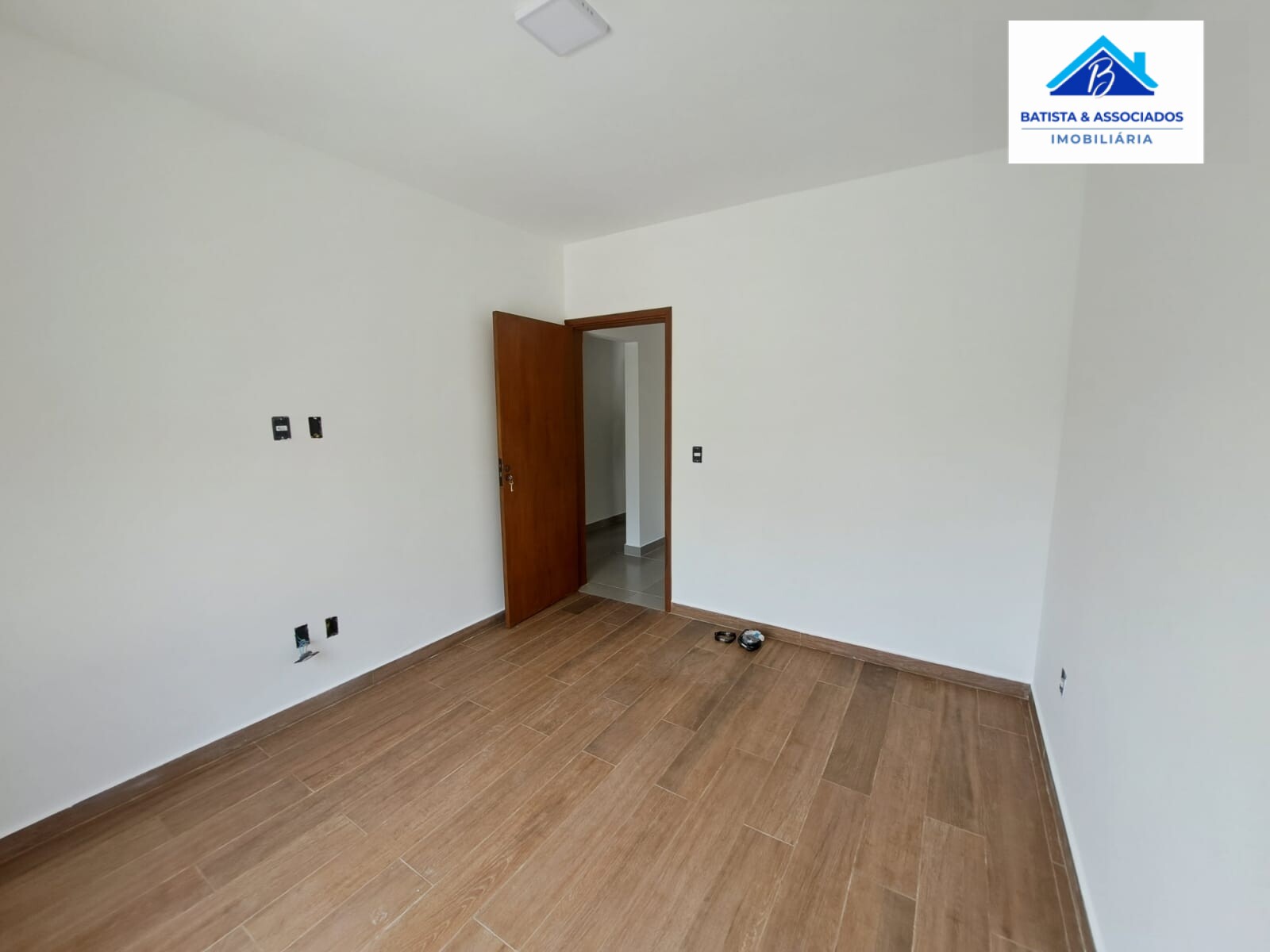 Casa à venda com 3 quartos, 100m² - Foto 6