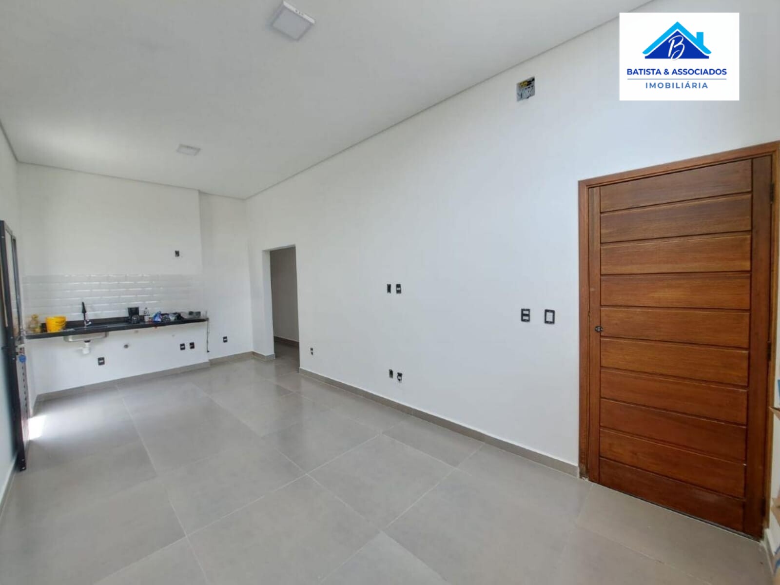 Casa à venda com 3 quartos, 100m² - Foto 3