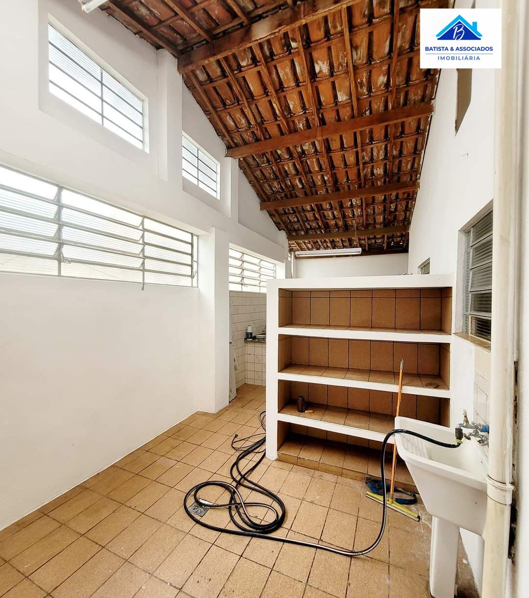 Casa à venda com 2 quartos, 120m² - Foto 17