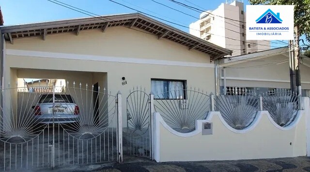 Casa à venda com 3 quartos, 200m² - Foto 1