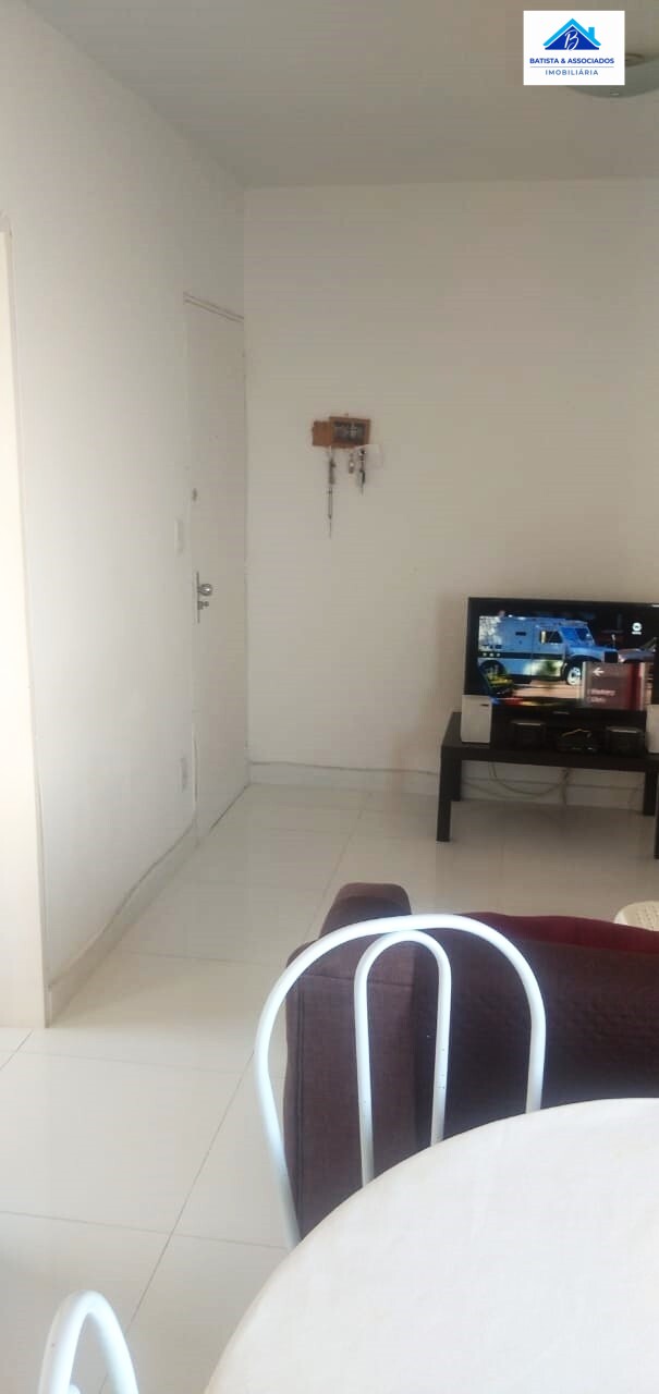 Apartamento à venda com 3 quartos, 81m² - Foto 2