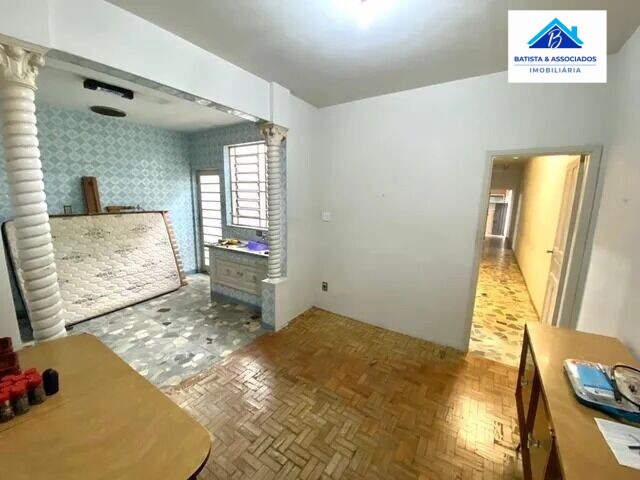 Casa à venda com 6 quartos, 255m² - Foto 12