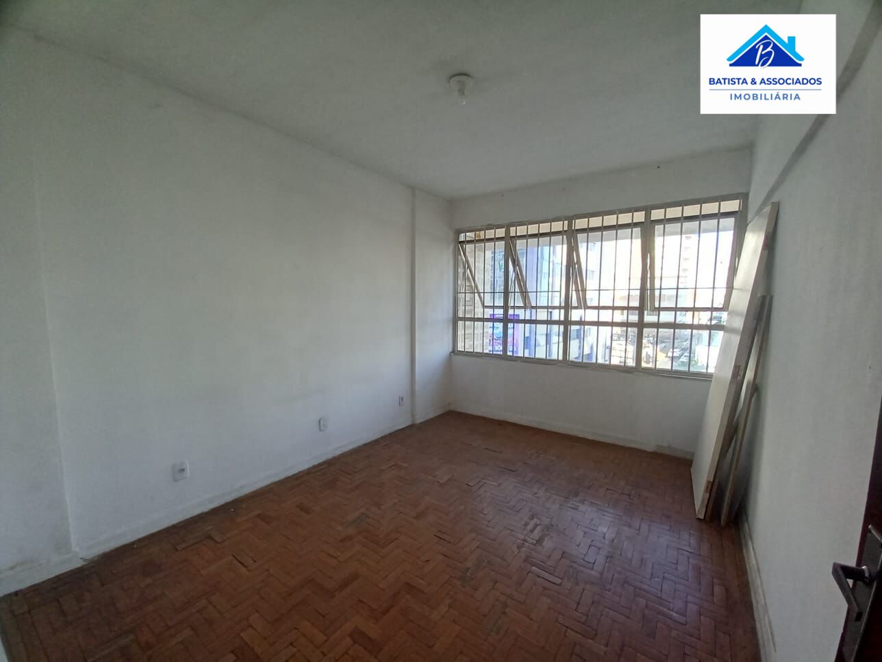 Apartamento à venda com 1 quarto, 61m² - Foto 1