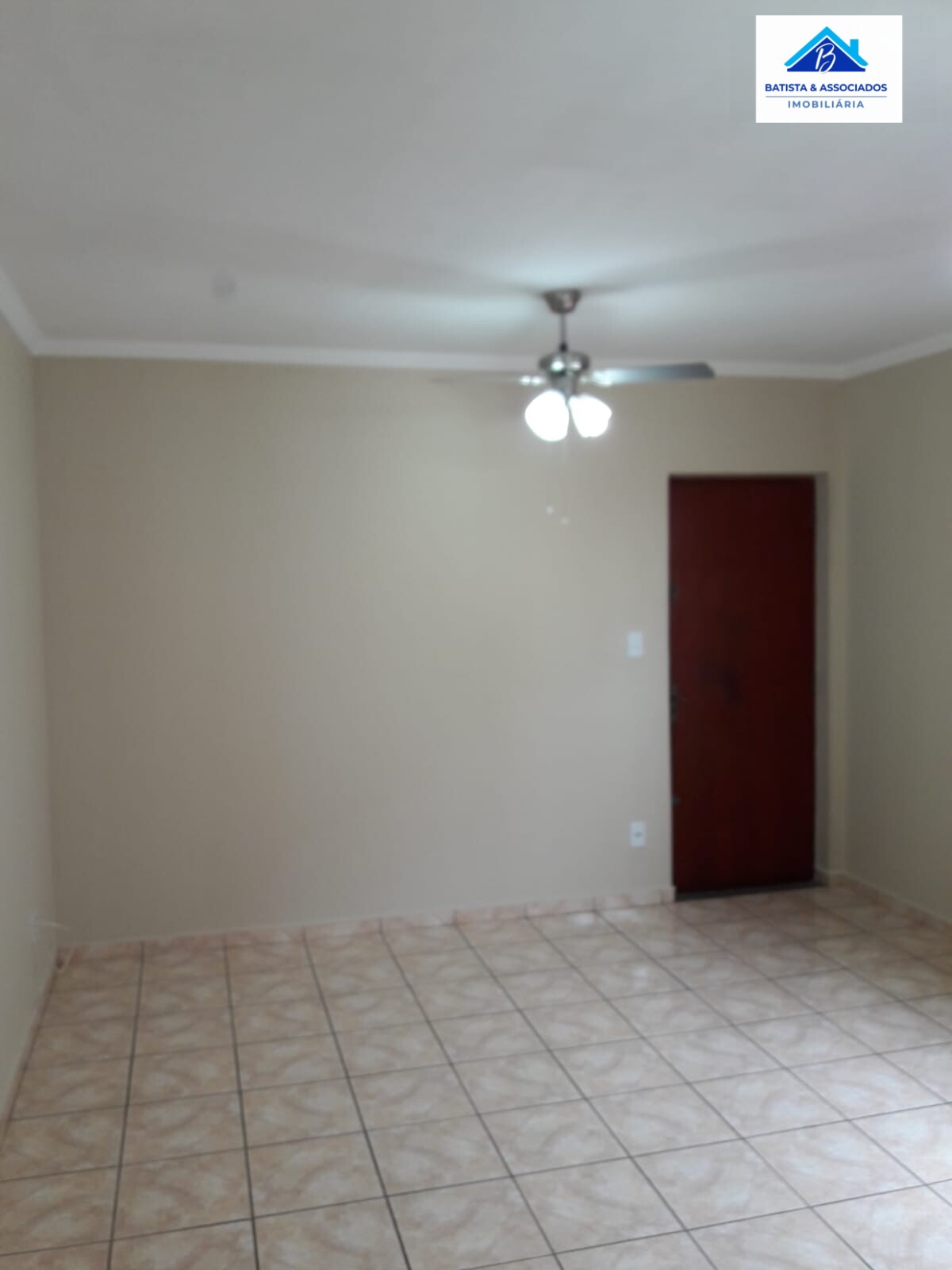 Apartamento à venda com 2 quartos, 75m² - Foto 1