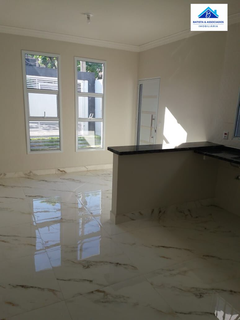 Casa à venda com 2 quartos, 55m² - Foto 4