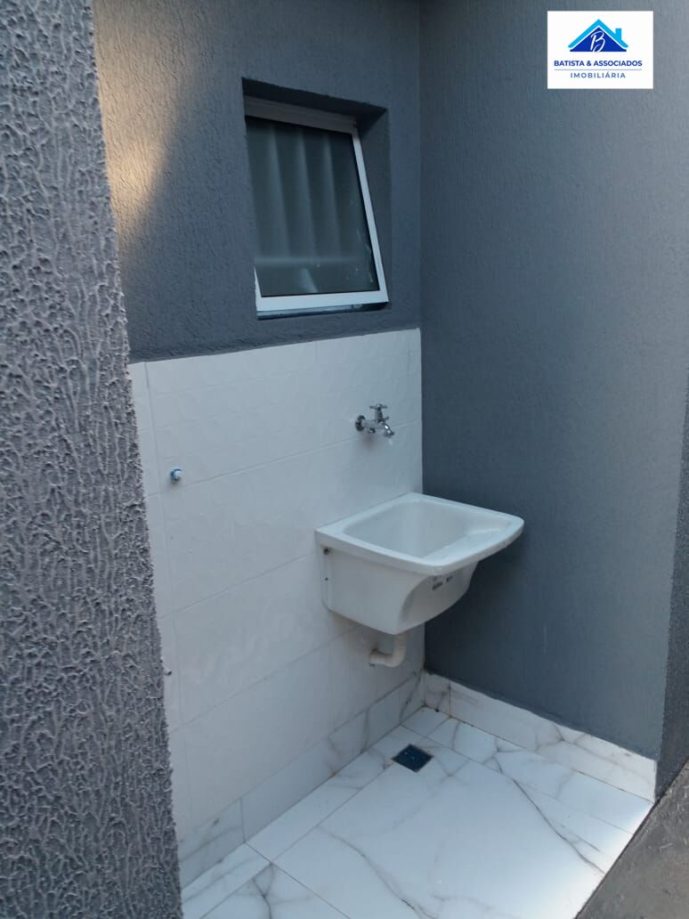 Casa à venda com 2 quartos, 55m² - Foto 8