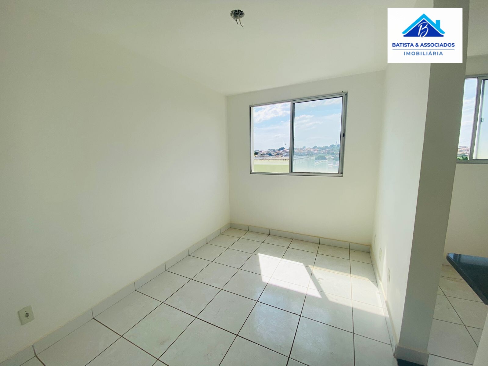 Apartamento à venda com 2 quartos, 45m² - Foto 2