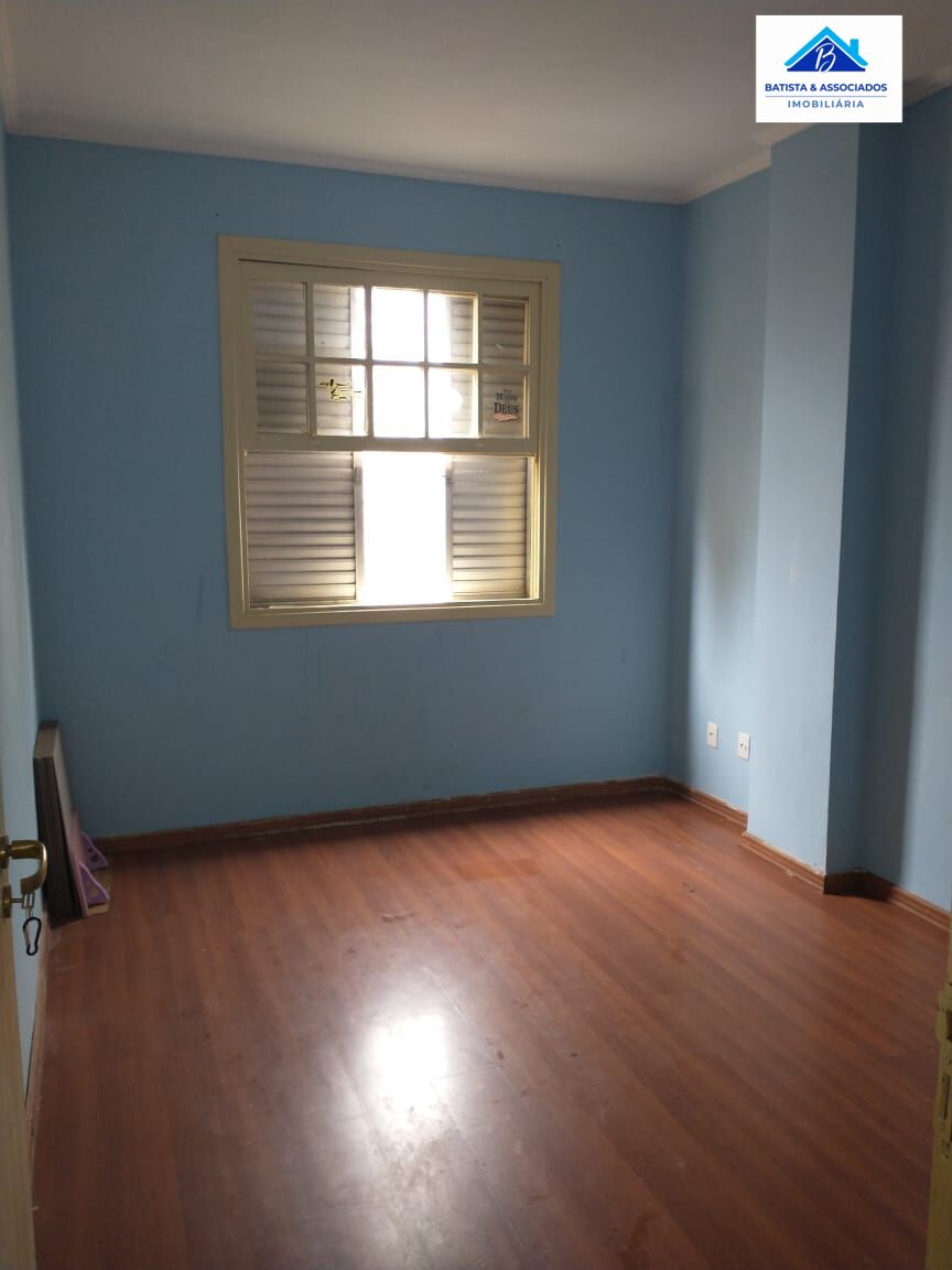 Apartamento à venda com 2 quartos, 70m² - Foto 4