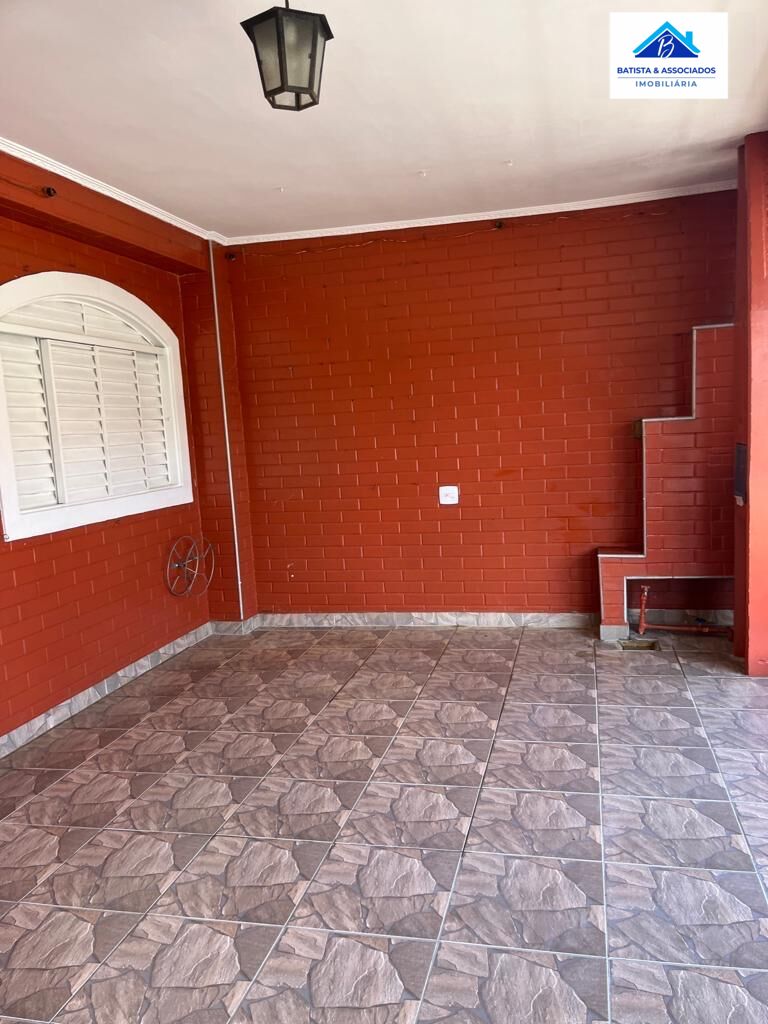 Casa à venda com 2 quartos, 150m² - Foto 4