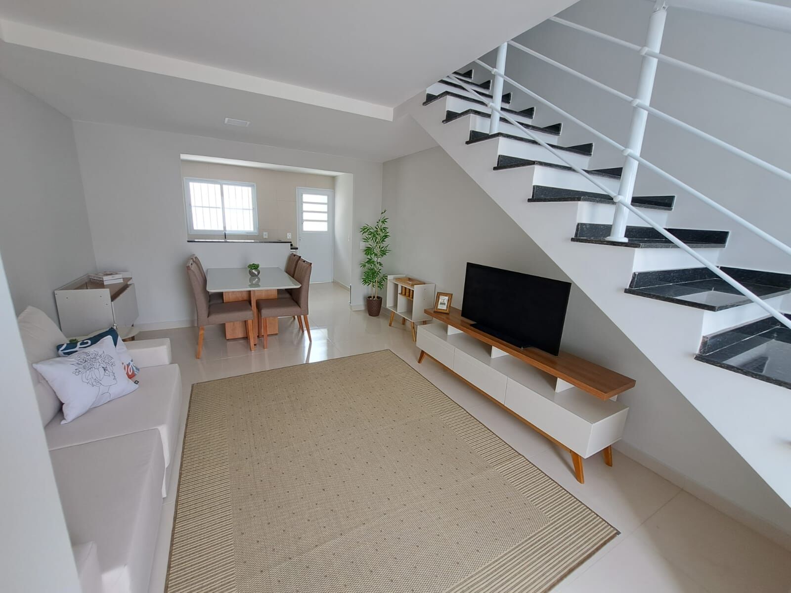 Casa à venda com 2 quartos, 68m² - Foto 12