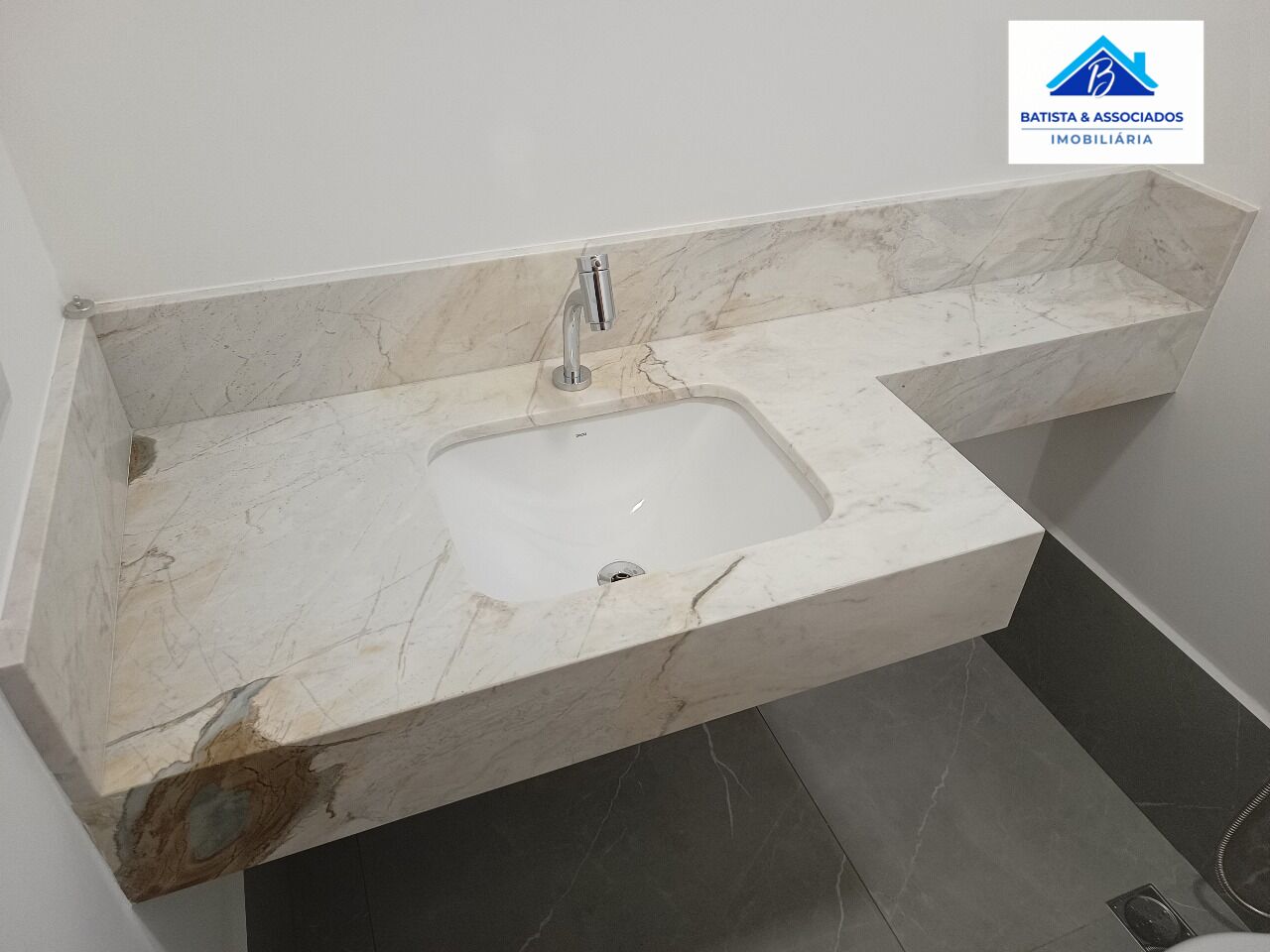 Casa de Condomínio à venda com 3 quartos, 227m² - Foto 3