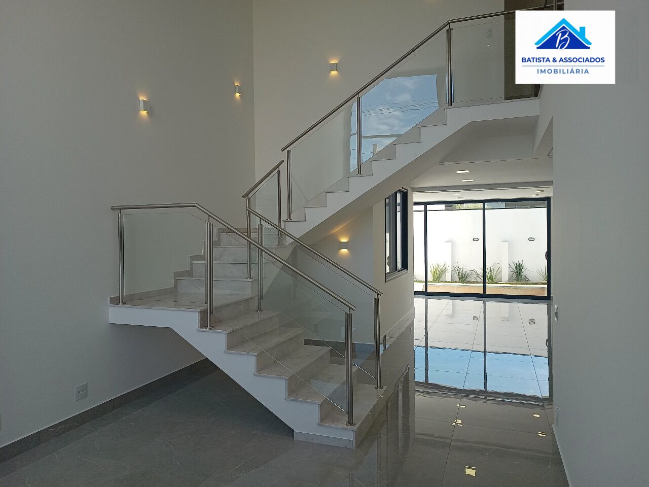 Casa de Condomínio à venda com 3 quartos, 227m² - Foto 4