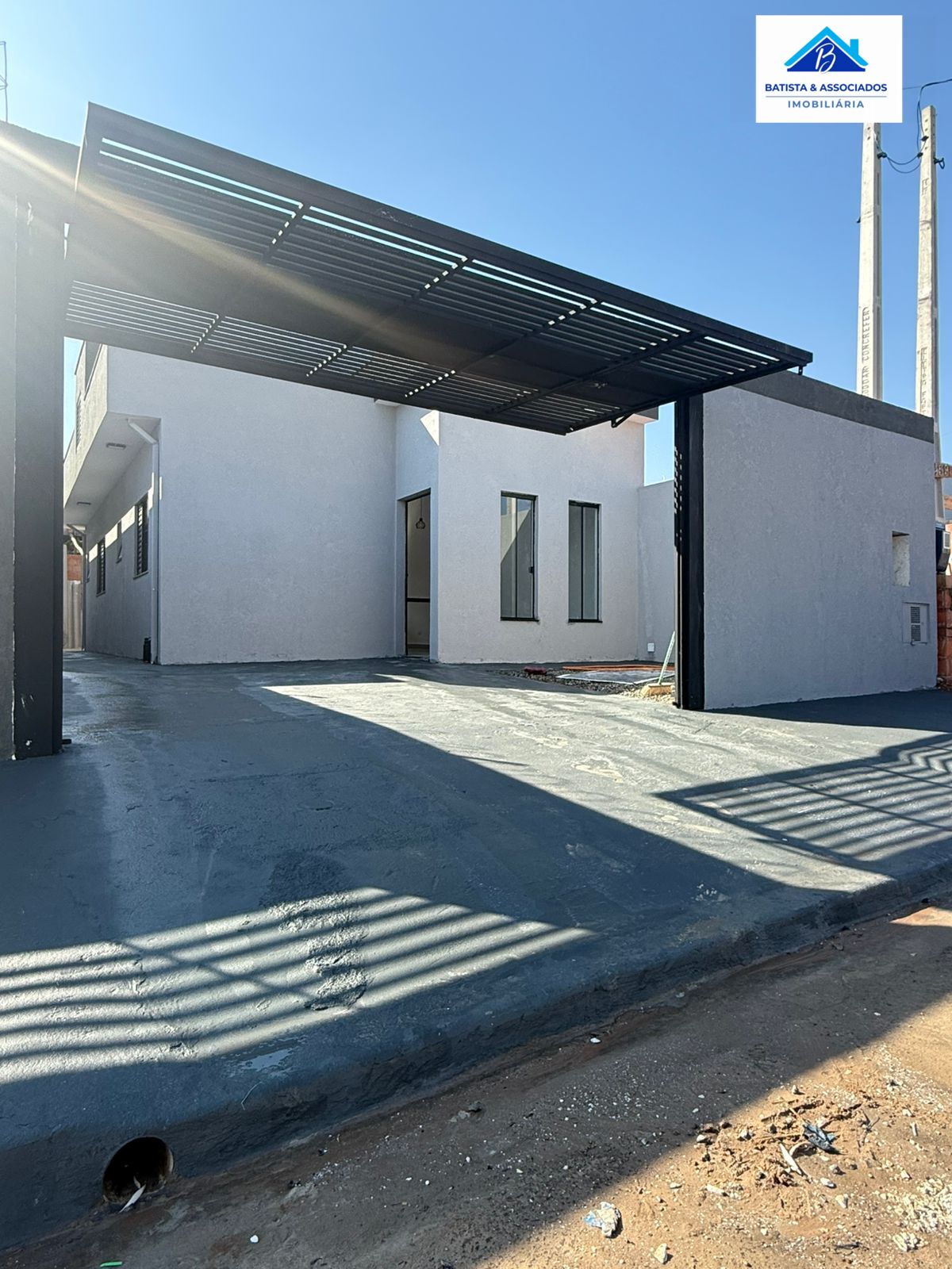 Casa à venda com 2 quartos, 80m² - Foto 2