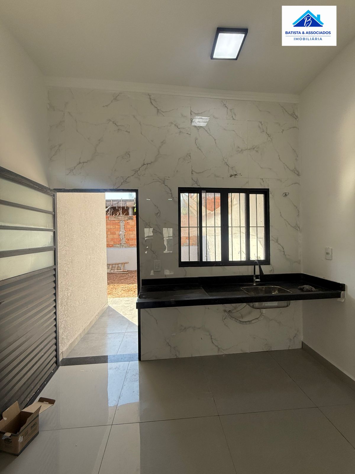 Casa à venda com 2 quartos, 80m² - Foto 11