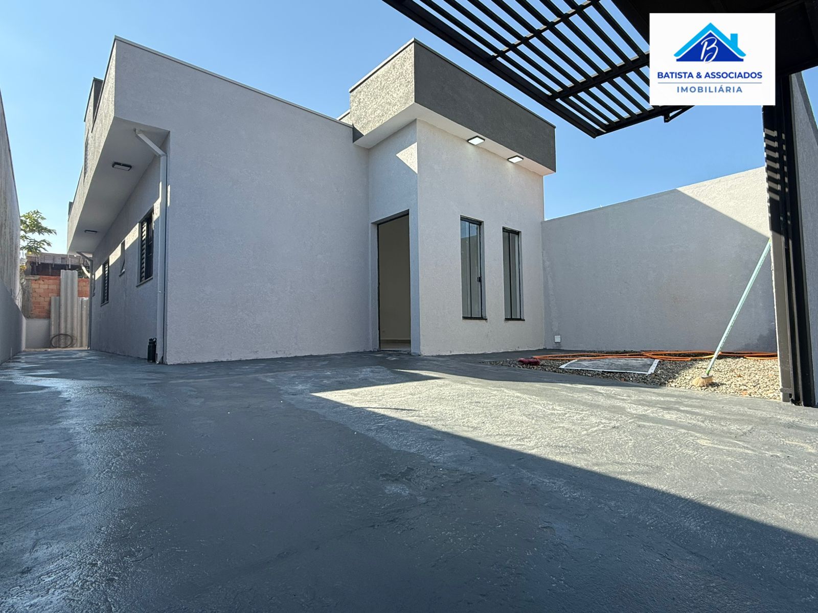Casa à venda com 2 quartos, 80m² - Foto 3